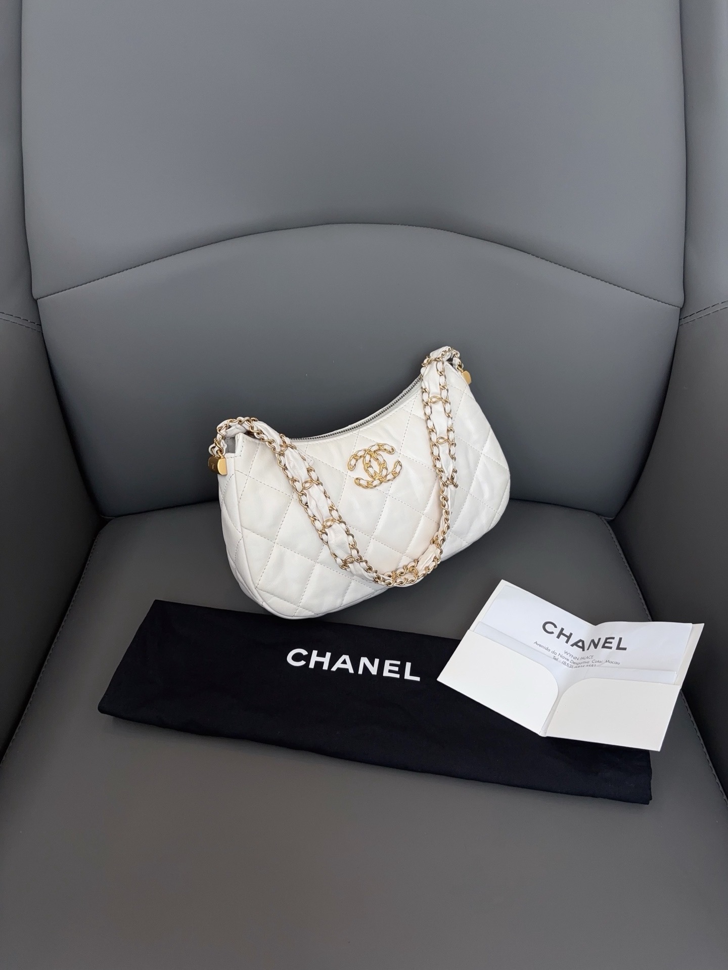 【99新】 Chanel白色金扣19bag 腋下hobo 大號
