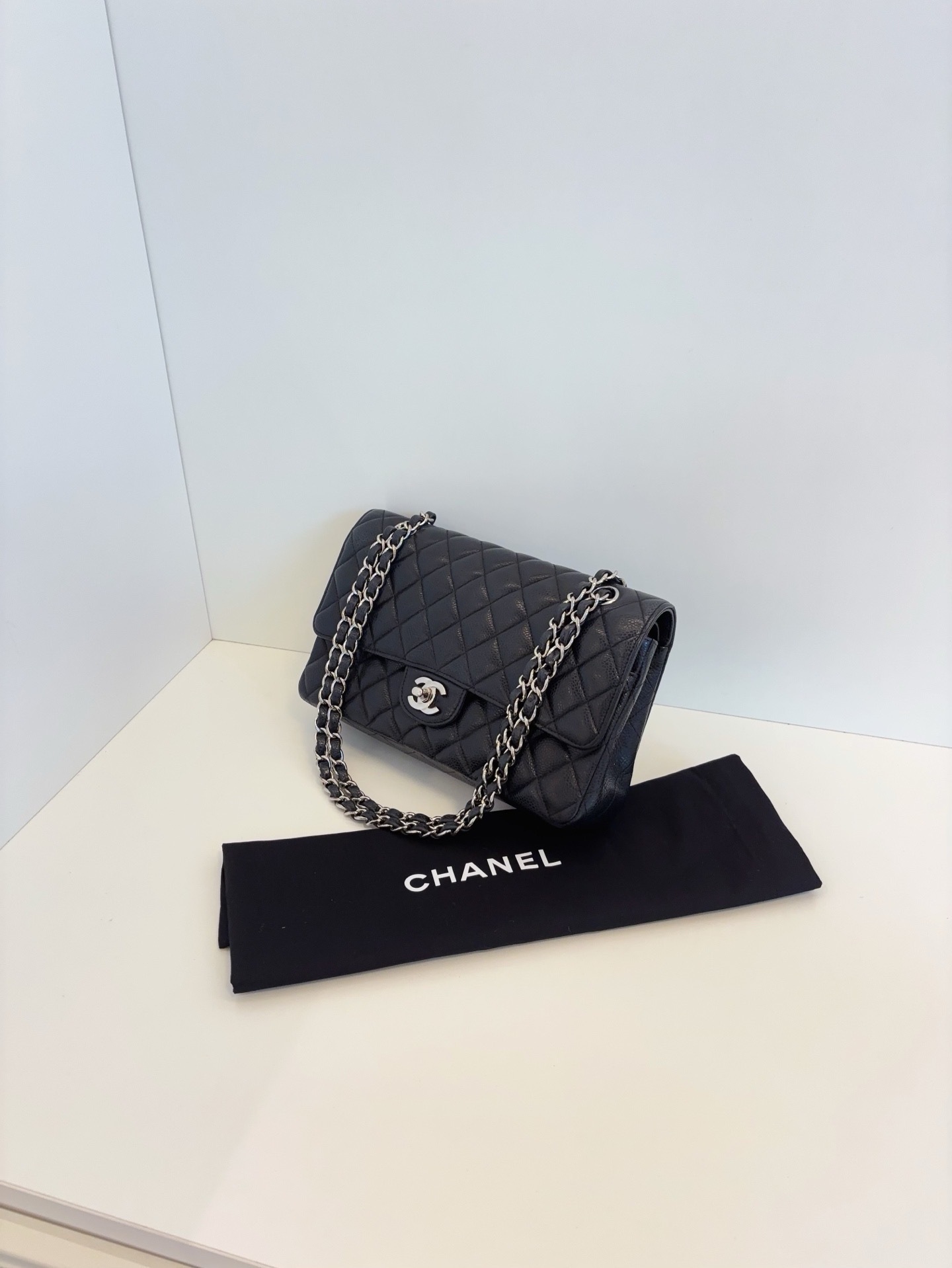 【98新】Chanel 黑銀 荔枝紋牛皮 CF 中號