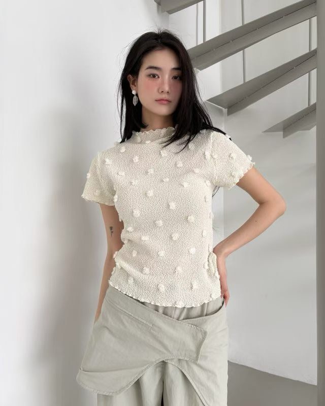 捲邊凸點短袖上衣