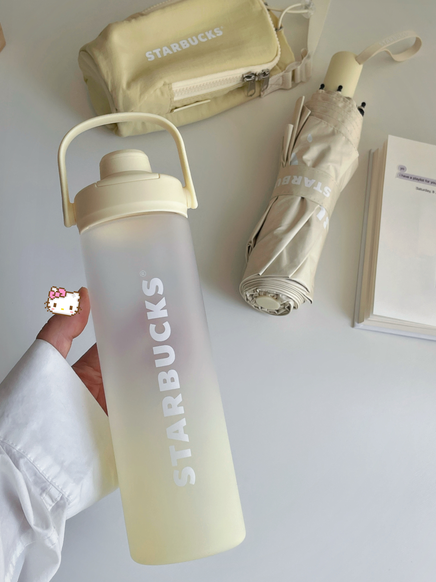 代購-Starbucks星巴克 超Ｑ檸檬黃 心情氣象局系列 隨行塑料水杯配杯套和雨傘 黃色 690ml
