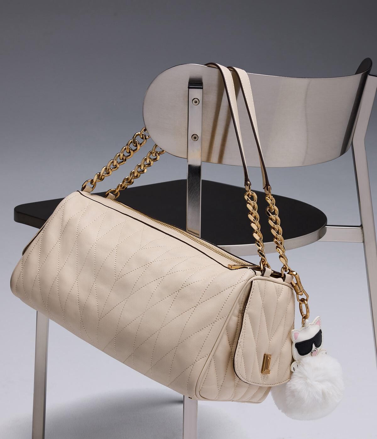 【預購】Karl Lagerfeld H0617502 白色毛球手提包