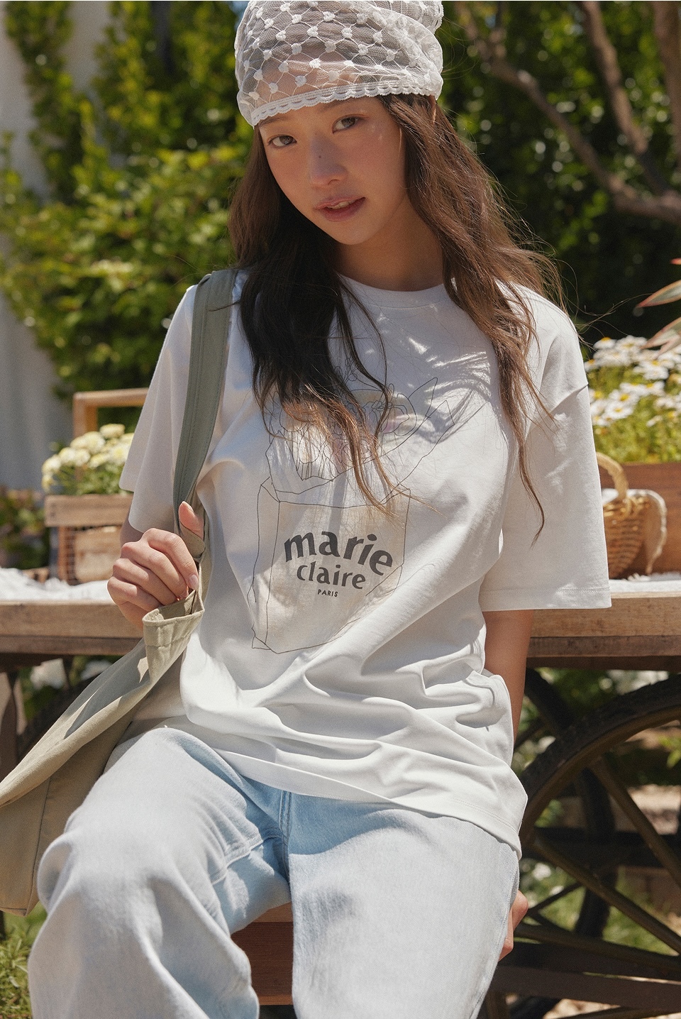 Marie Claire Flower Drawing Short Sleeve T-shirt White