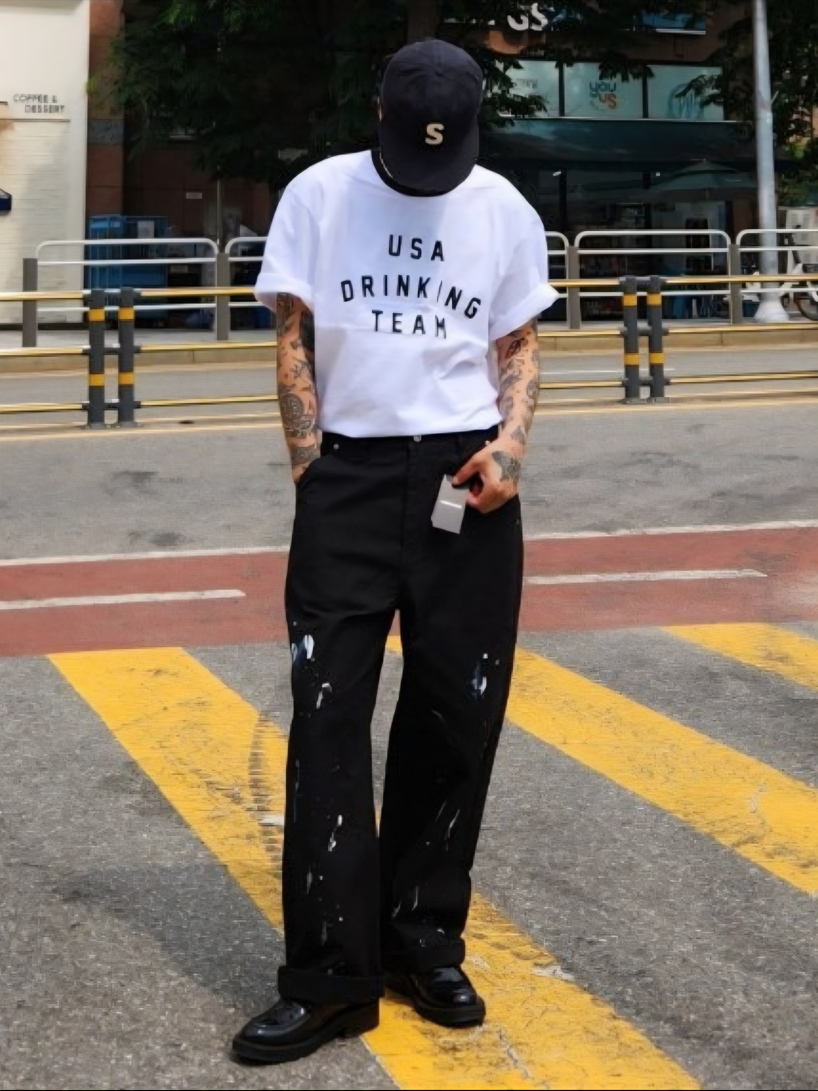 Embroidered short-sleeved T-shirt