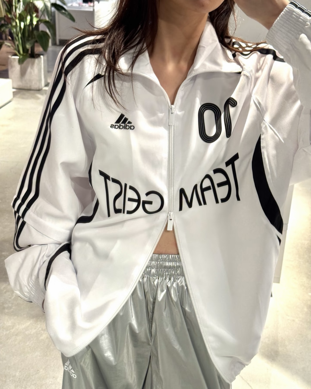 Adidas Adilenium Season 4 Teamgeist 立領防風外套 球衣風 雙拉鏈 袖子可拆 女款 黑色 白色