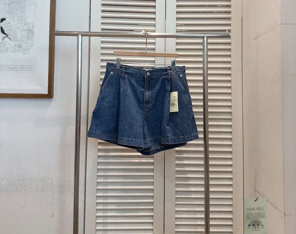 F17   牛仔褲 S:腰26-32 HIP44 長13 / M:腰27-33 HIP45 長13 / L:腰28-34 HIP46 長13 $459 (一口價)