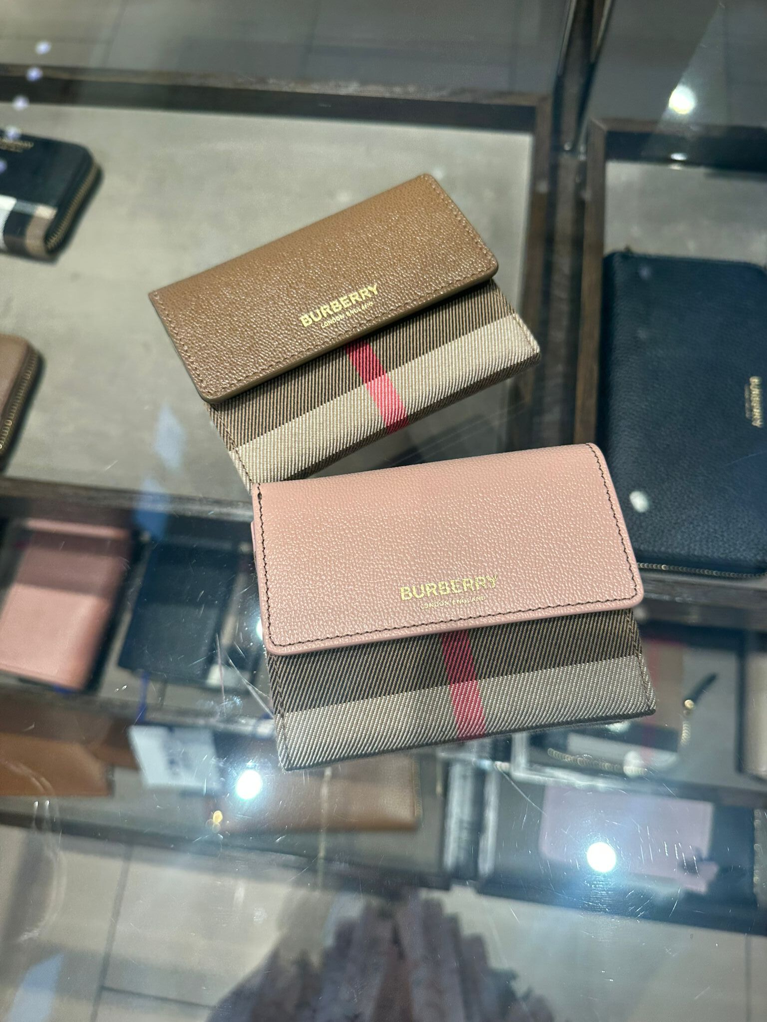 LYS01944 Burberry 牛皮拼格紋三折短銀包
