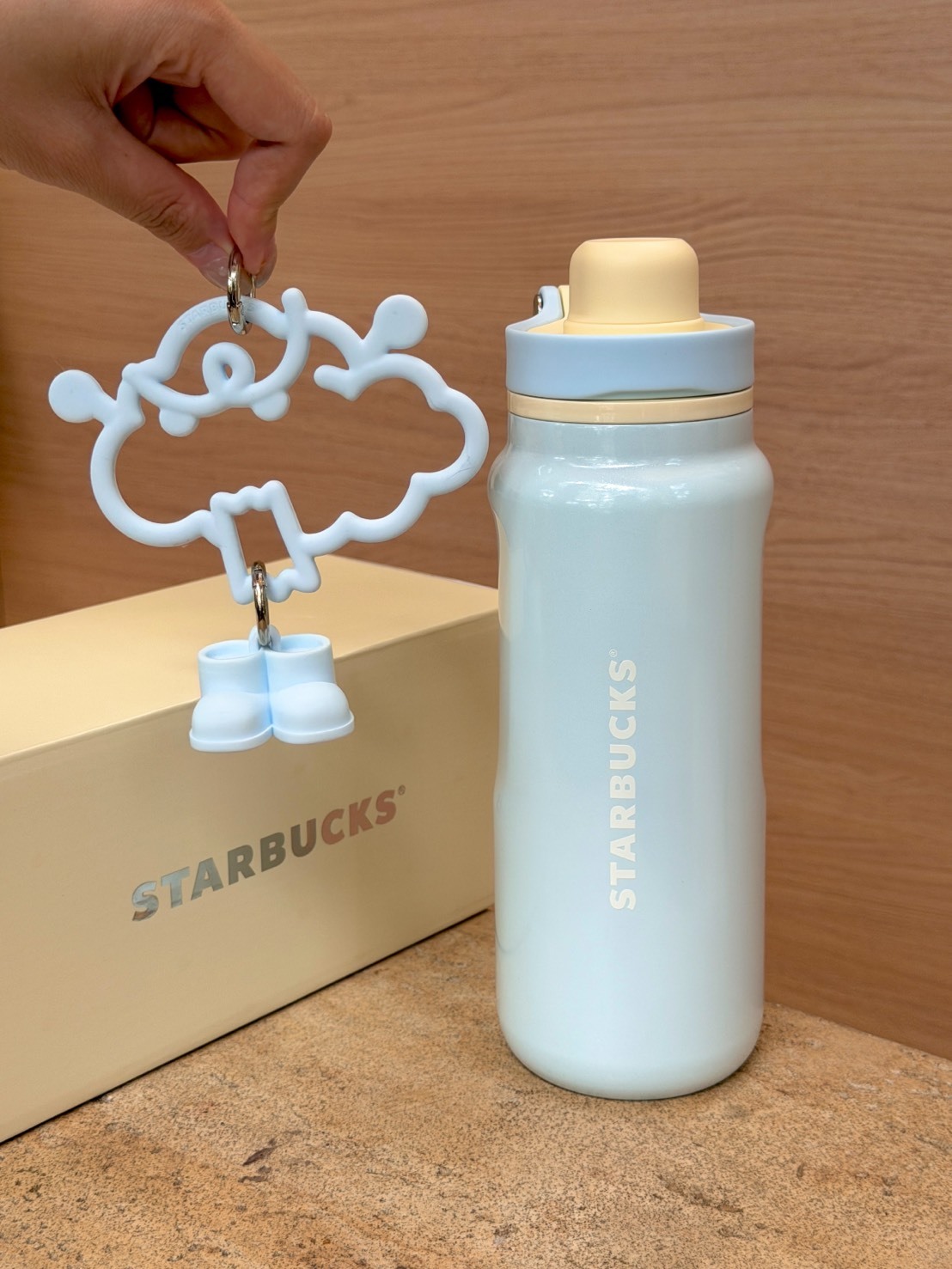 海外限定 STARBUCKS 星巴克 不鏽鋼 隨行保溫杯配掛件 奶油藍色 630ML