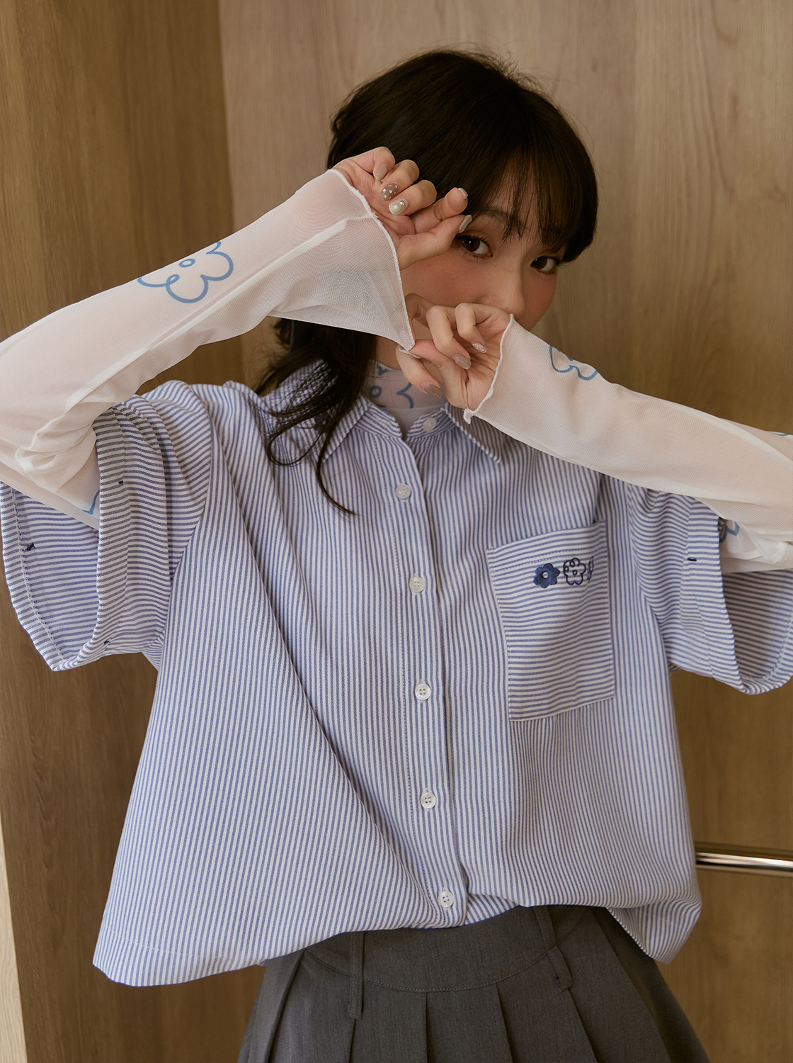 滿版花花木耳邊透膚TEE