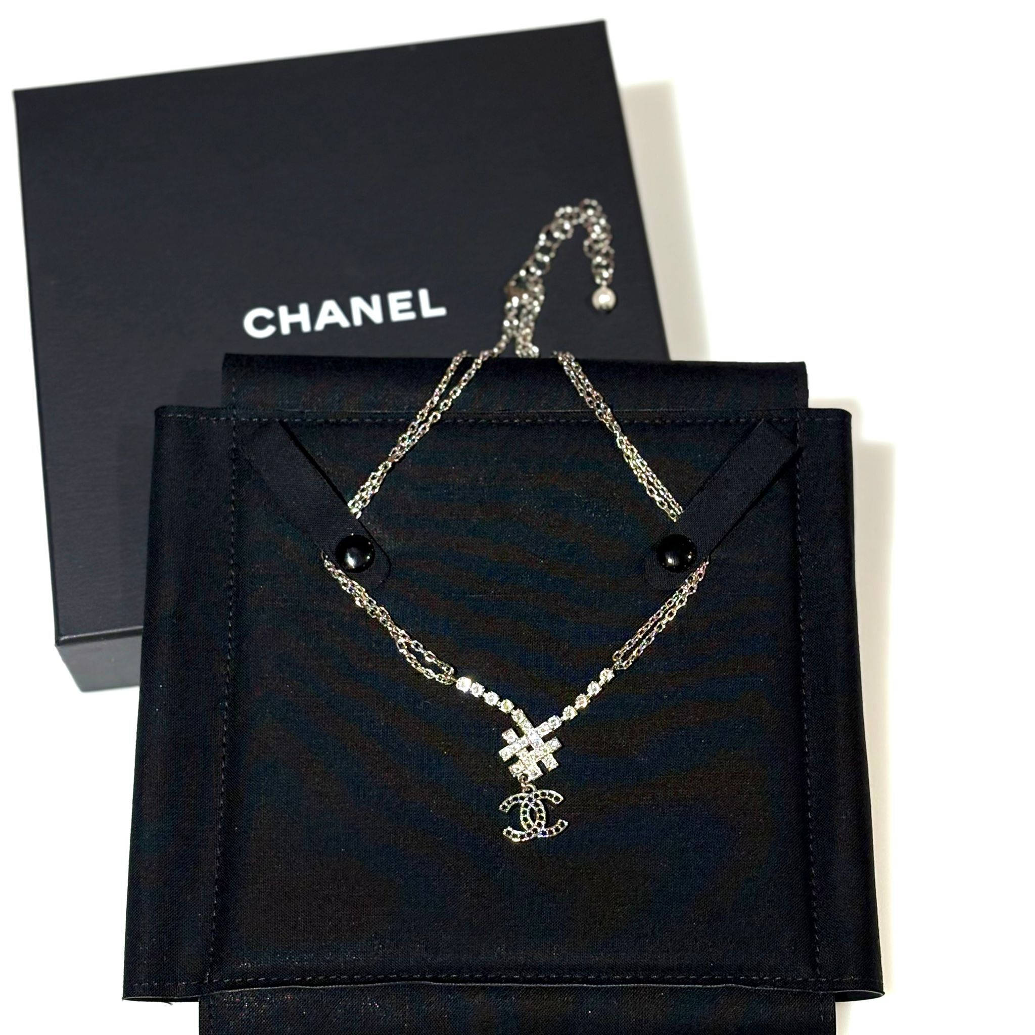 全新CHANEL 井字水鑽/雙C項鍊 銀色金屬項鏈 銀扣 CC Necklace #BRAND NEW #香榭站正品