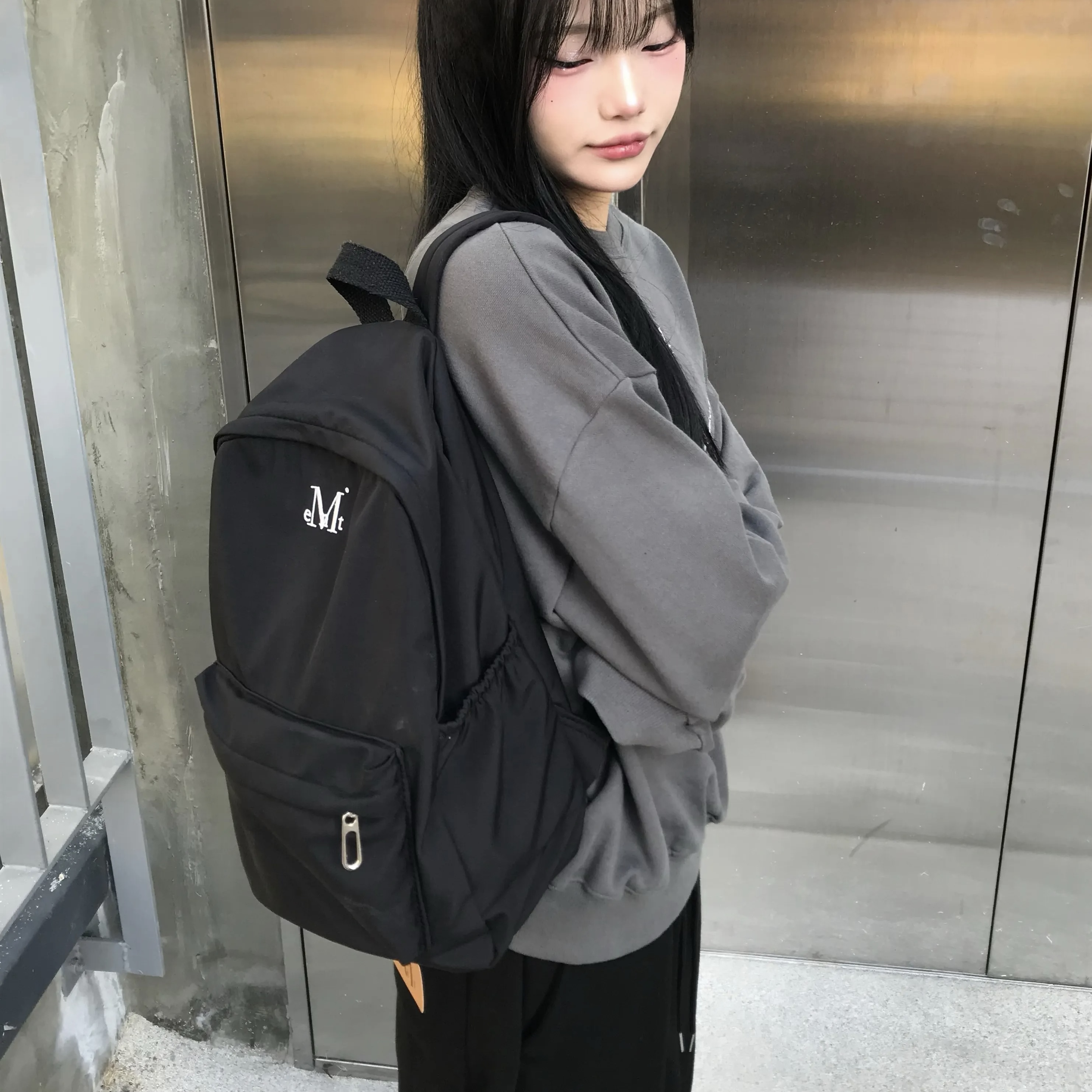 MUCENT 全黑後背包 基本款 刺繡LOGO 包包 日常 韓國代購