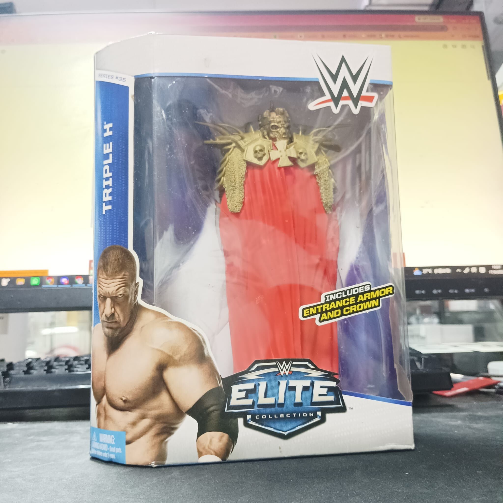 寄賣-其它-Mattel WWE Elite Series 35 Triple H Entrance Armor Crown Wrestlemania RARE MISB
