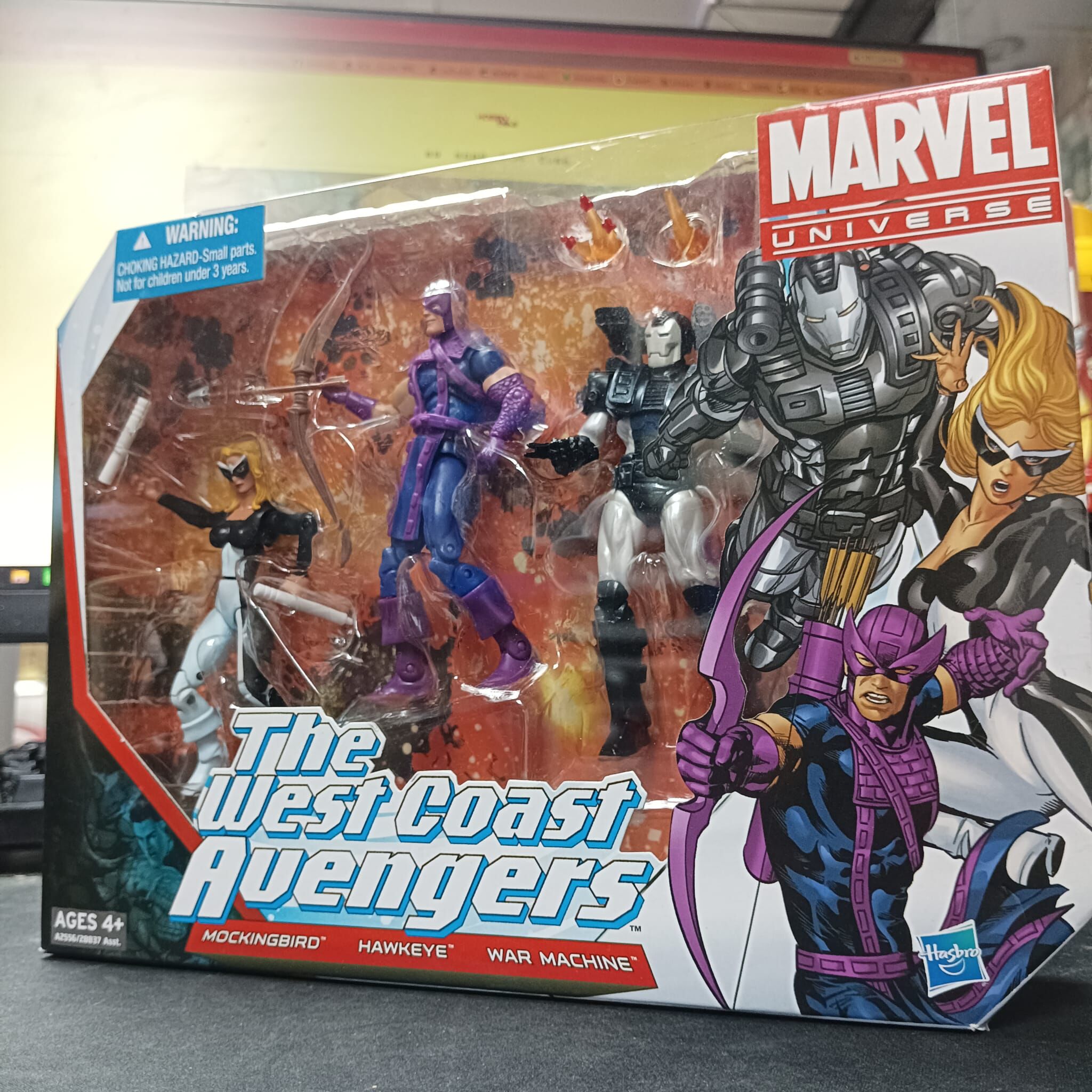 寄賣-其它-Marvel Universe The west coast Avengers mockingbird warmachine hawkeye
