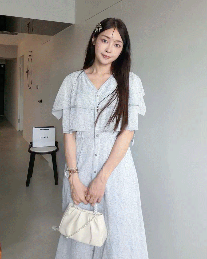 LINA LINA優雅輕語圖騰層次荷葉石紋釦洋裝-氣質白