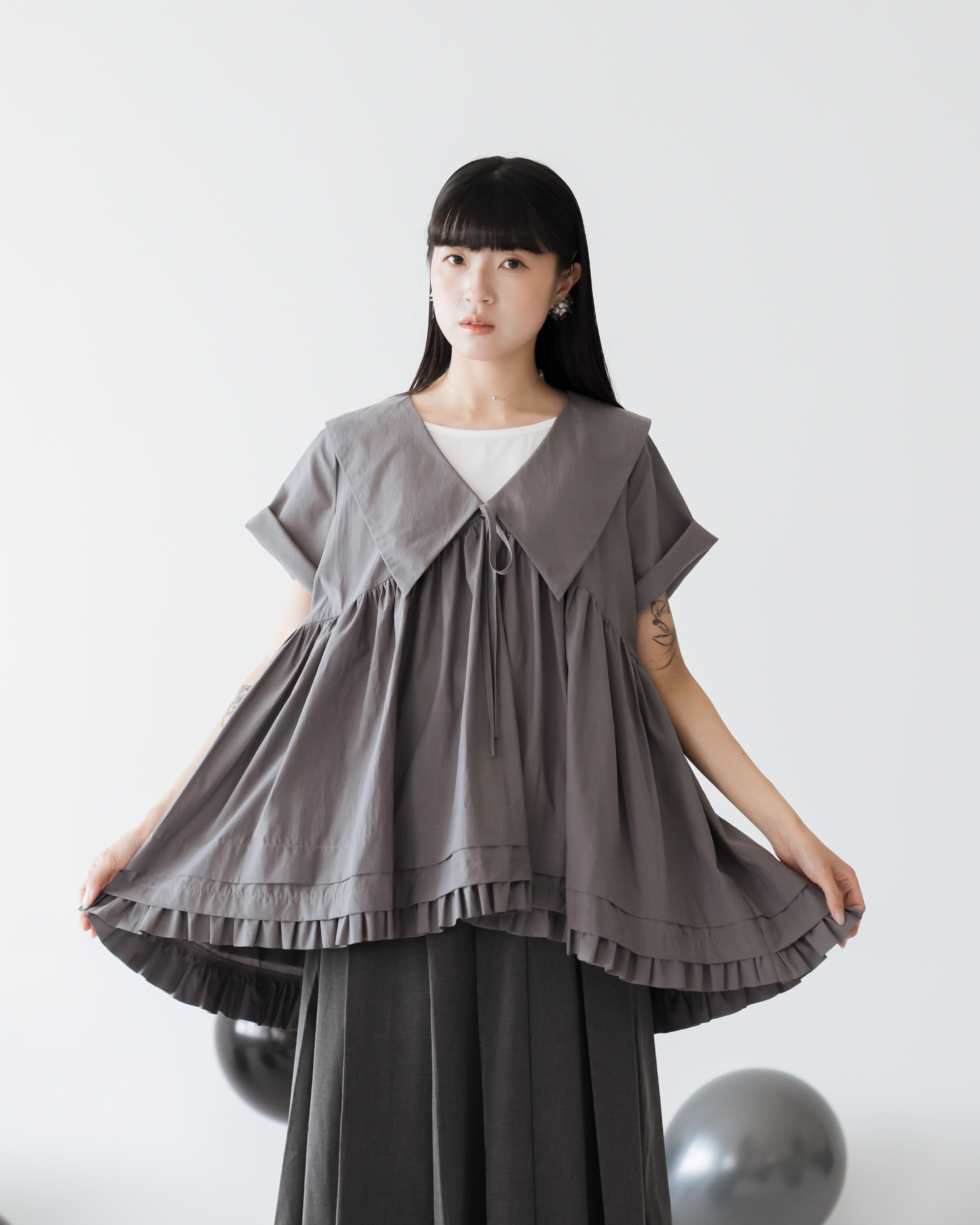 【 Kiki.co made 】Suiting V-Neck A-Line Short Sleeve Top - Grey