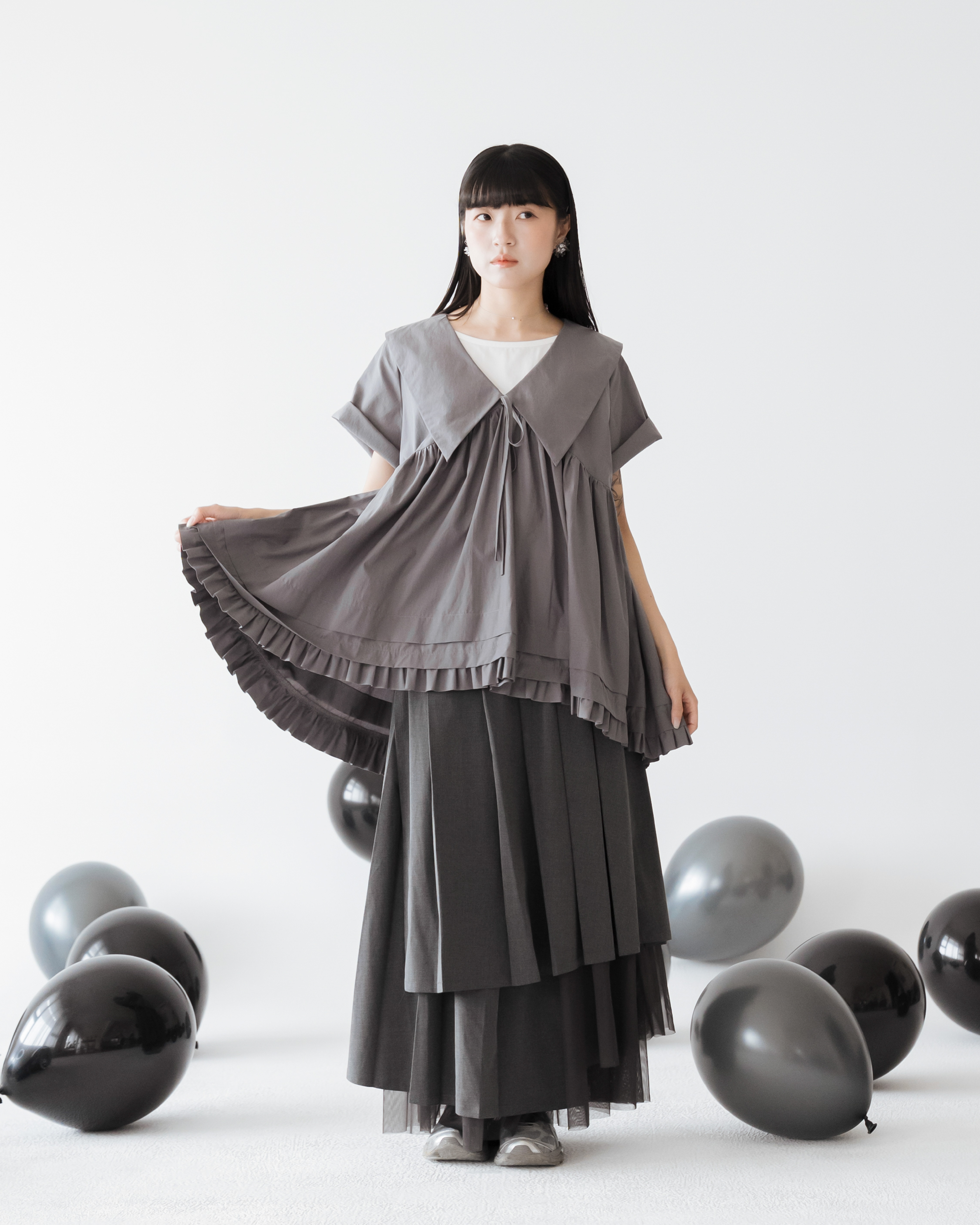 【 Kiki.co made 】Suiting V-Neck A-Line Short Sleeve Top - Grey