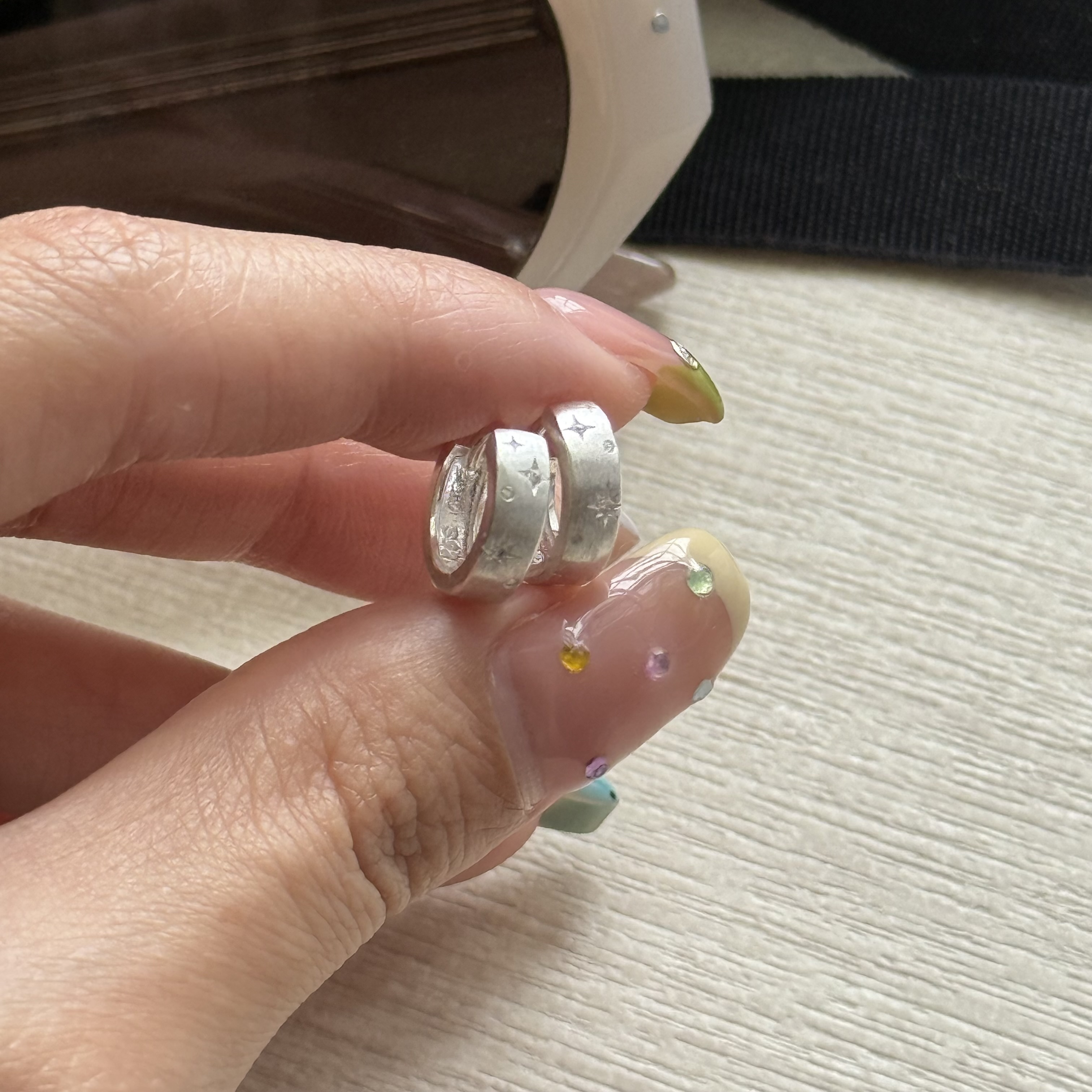 🇰🇷925 silver 霧面髮絲紋星空易扣耳環