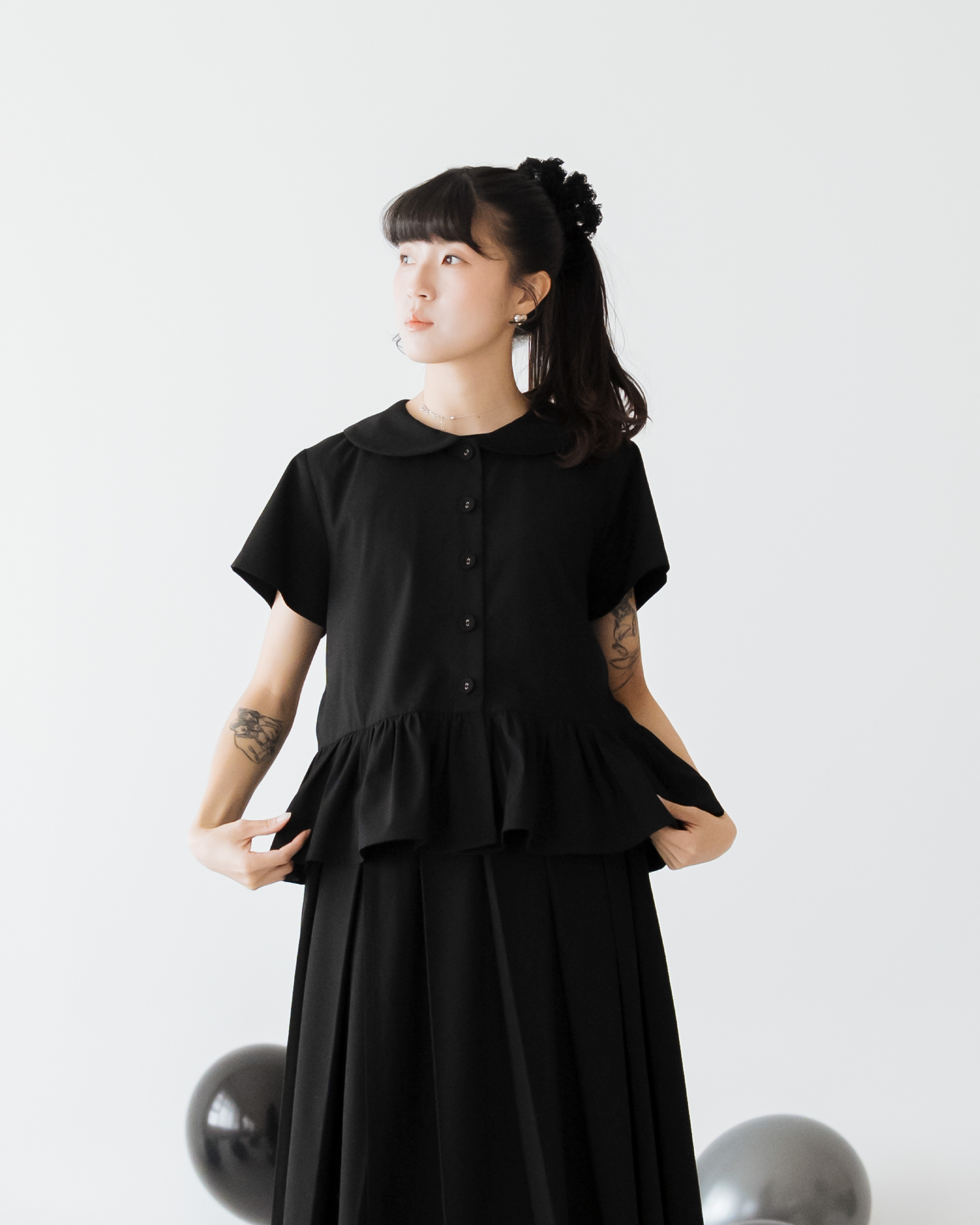 【 Kiki.co made 】Suiting Short Sleeve Doll Collar Blouse - Black