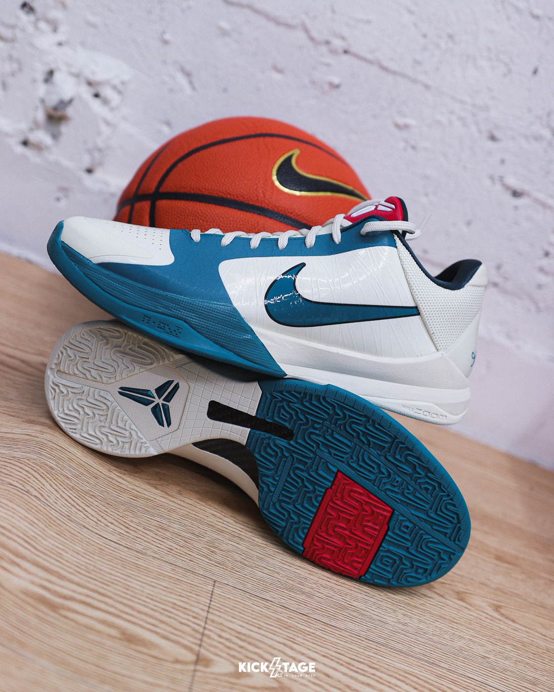 〈海外連線代購〉男女鞋 CAITLIN CLARK X NIKE KOBE 5 'Coconut Milk' 椰奶 實戰 籃球鞋【IZ1852-100】KOBE5