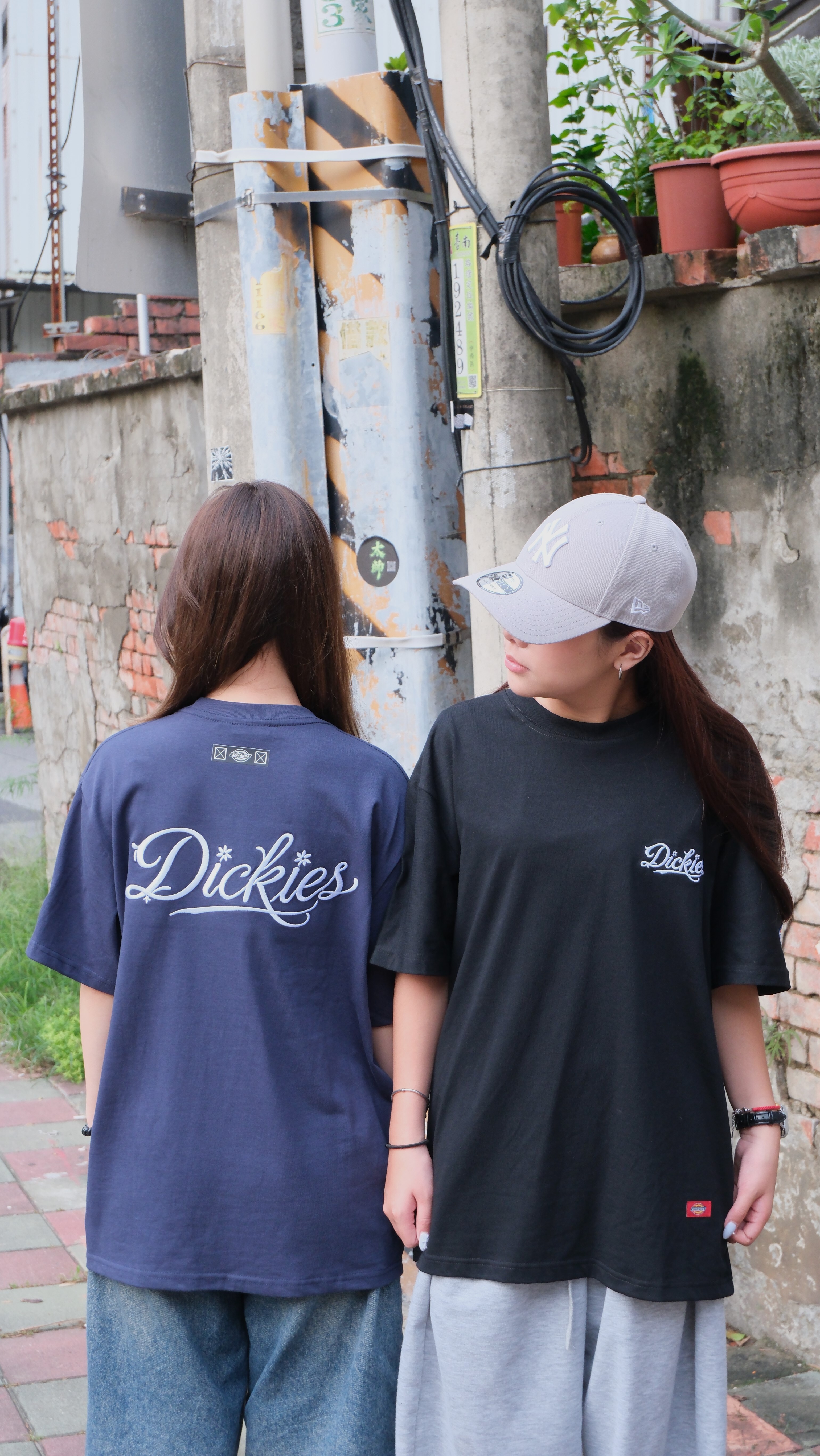 預購 Dickies 320g 「正反刺繡草寫字」 厚磅 落肩 短T 短tee DKS26009