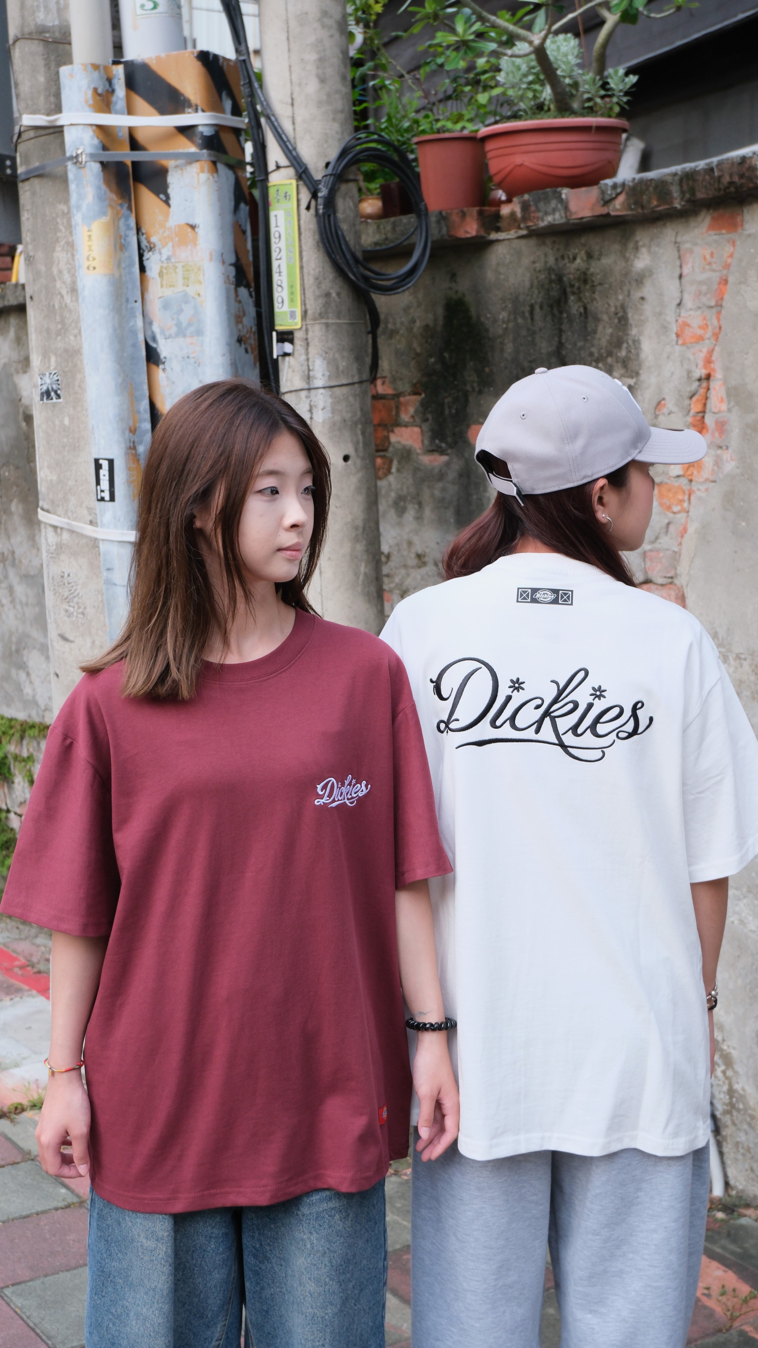 預購 Dickies 320g 「正反刺繡草寫字」 厚磅 落肩 短T 短tee DKS26009