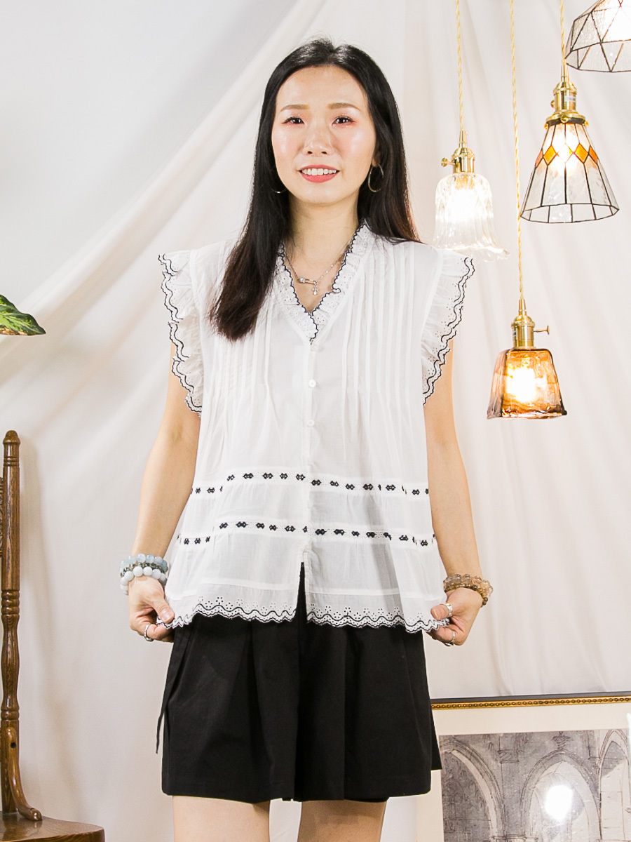 【19/6-21/6 限時優惠】全開胸扣鈕．V領邊 袖口 下擺LACE刺繡．麻棉料TOP【感謝祭滿$580送禮物，無上限】