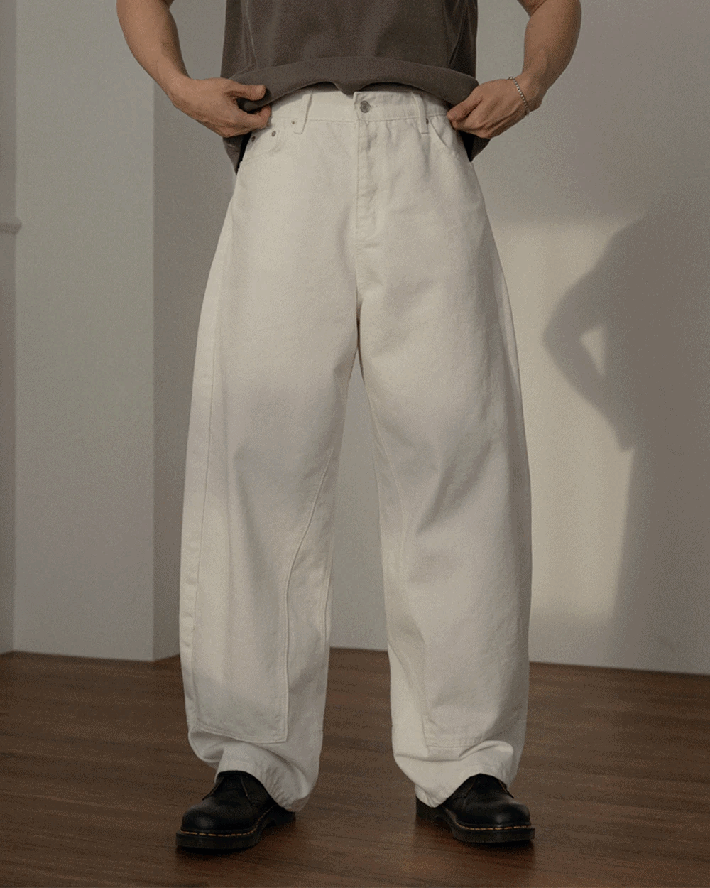 Non-faded Curved Wide Denim