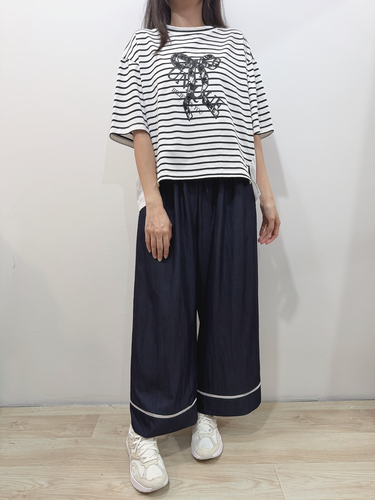TE 蝴蝶結亮片條紋TOP