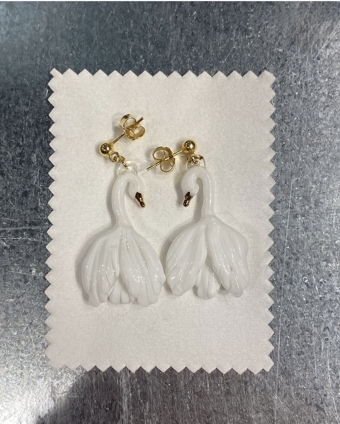 Petite A - Sir Cisnes Earrings