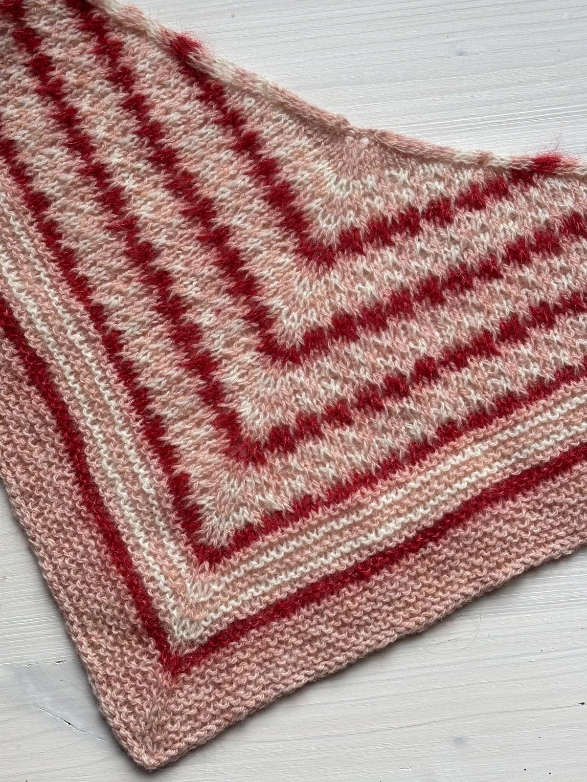 Biches & Buches - Isla Shawl 冬季版 (英文 PDF 織圖)