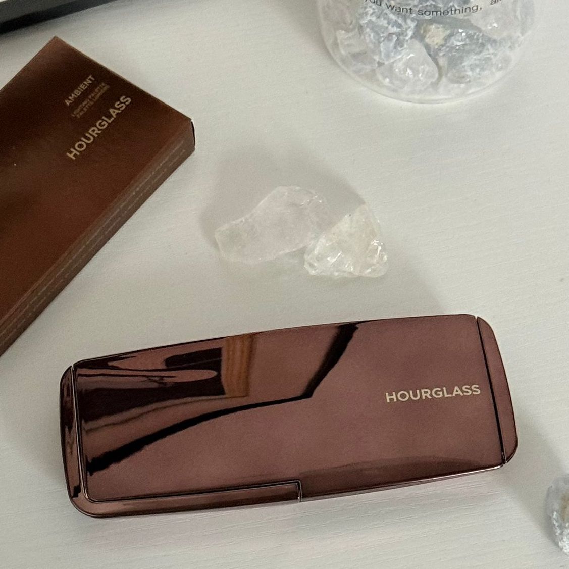 Hourglass - Ambient Lighting Palette 三色高光修容盤