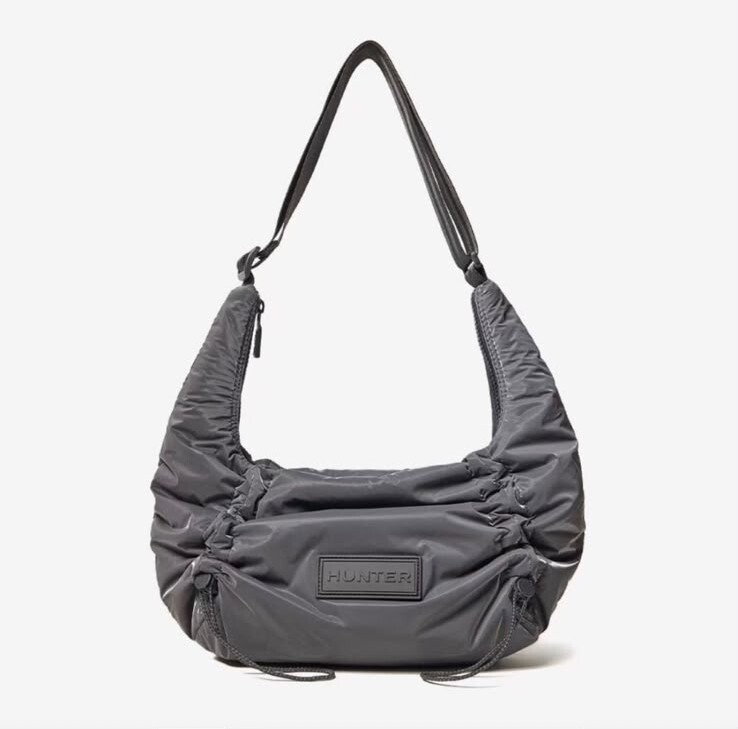 HT09  長40.5cm 高23cm 寬13.5cm $429