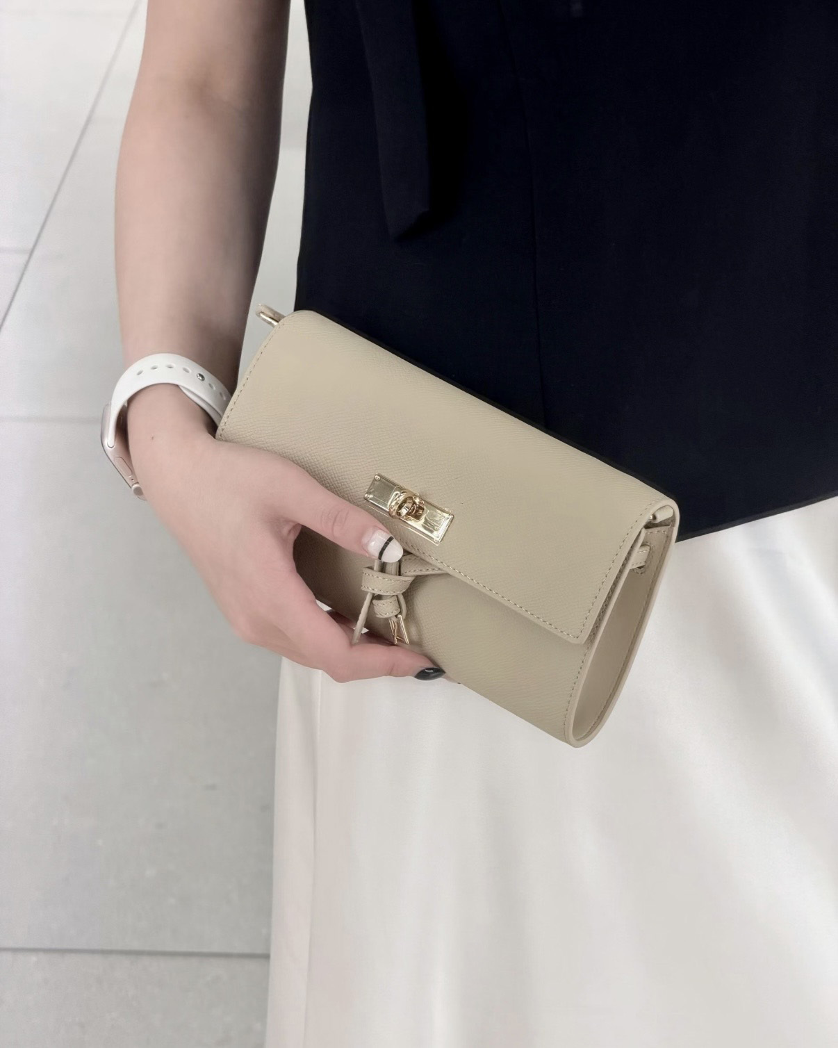Charles & Keith 手拿包 信封包 小CK 金屬扣 凱莉包 側背包 單肩包 小包 / 預購