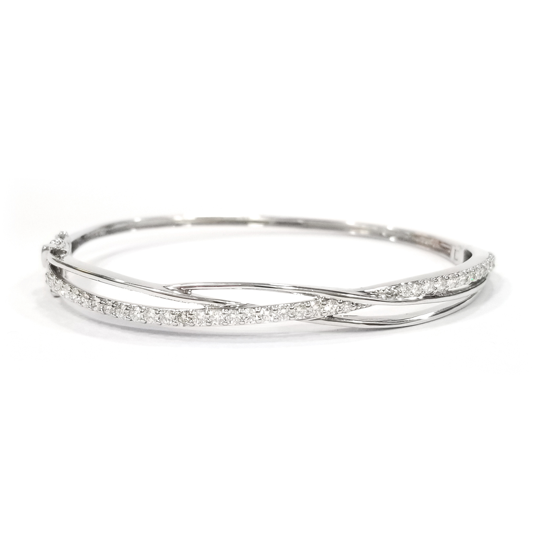 18K White Gold Natural Diamond Bangle