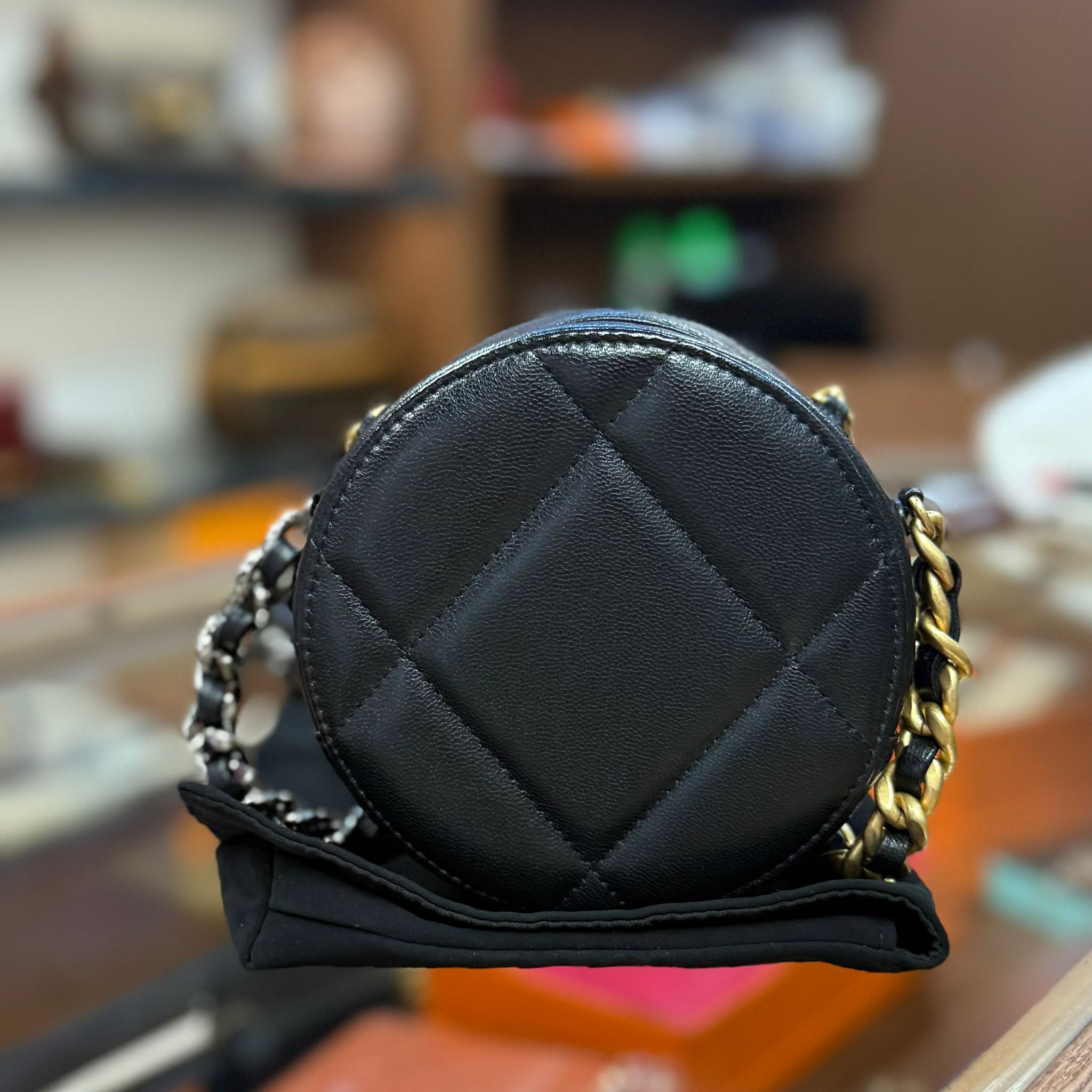 95%New Used Chanel 19 小廢包 黑色羊皮復古金扣Lamskin #香奈兒圓餅包