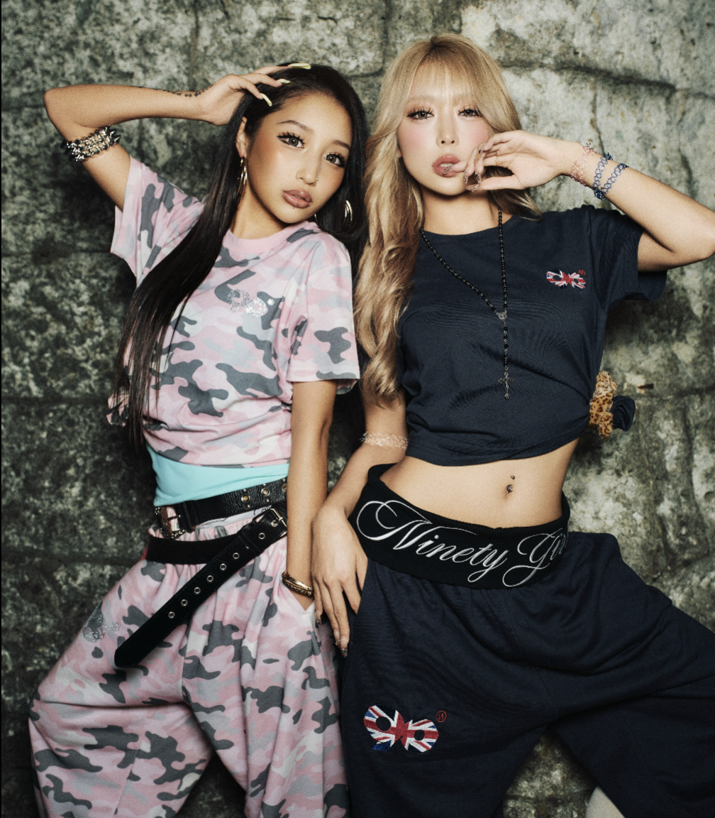 90 Logo Girl Tee