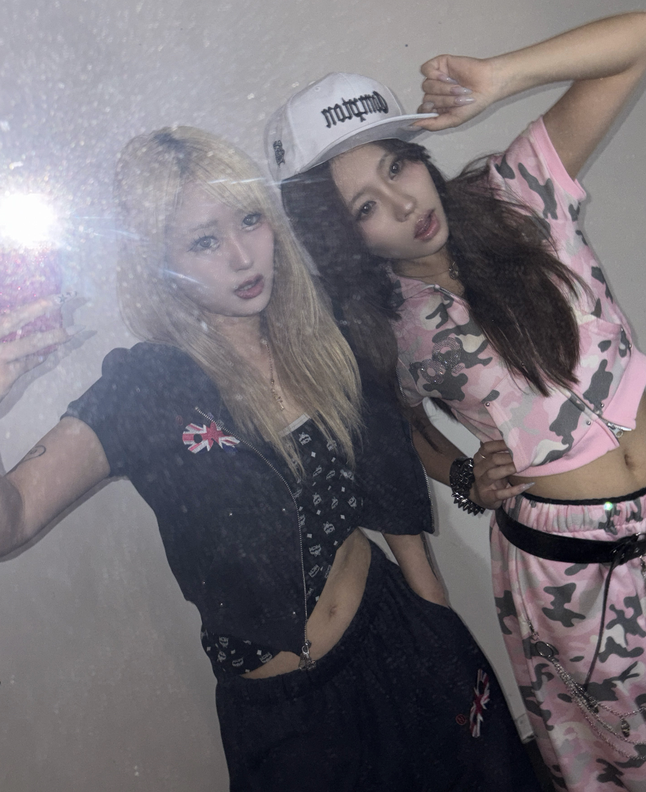 90 Logo Girl Short Sleeve Zip Hoodie