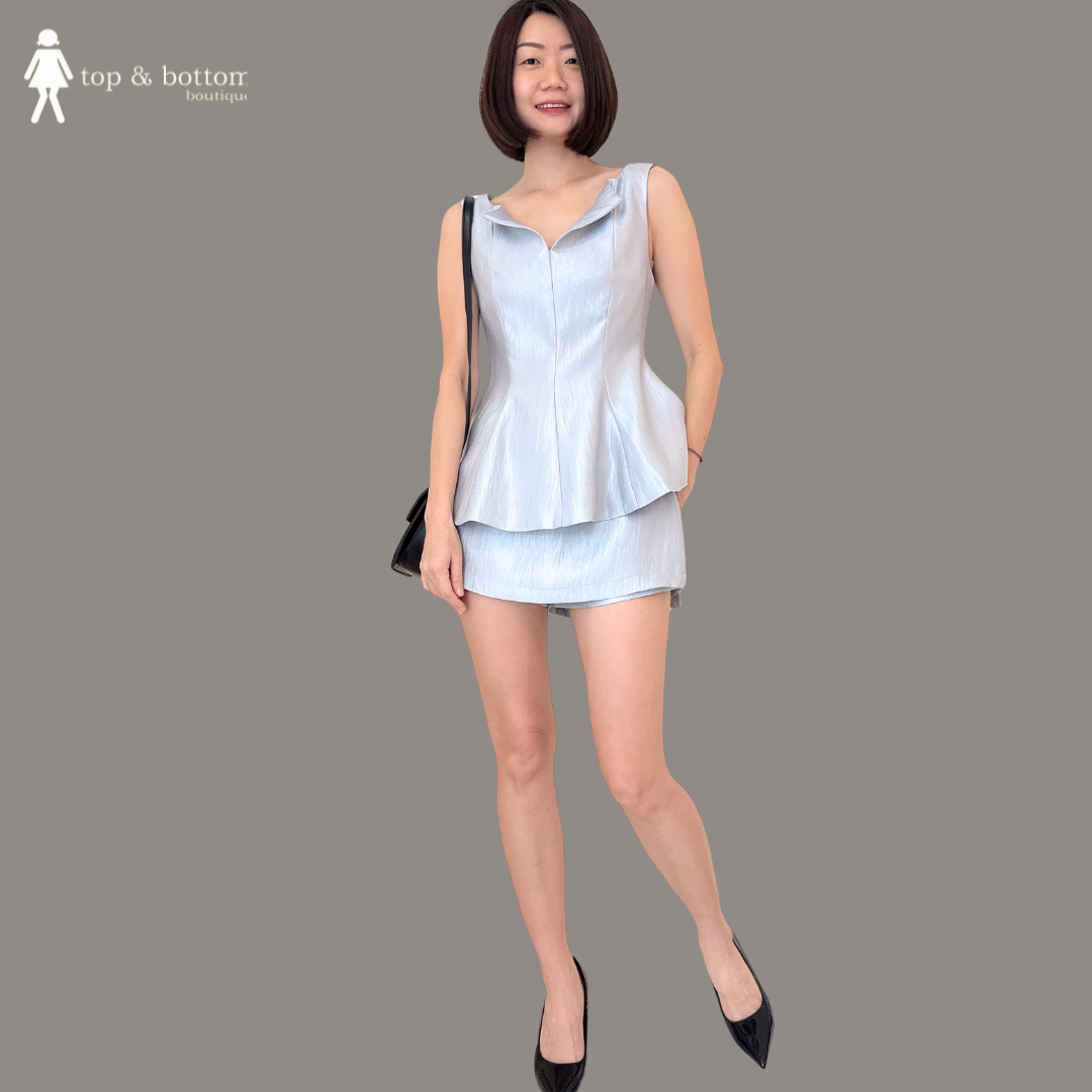 HIGH WAISTED SHINNY SHORT SKIRT WITH INNER SHORTS