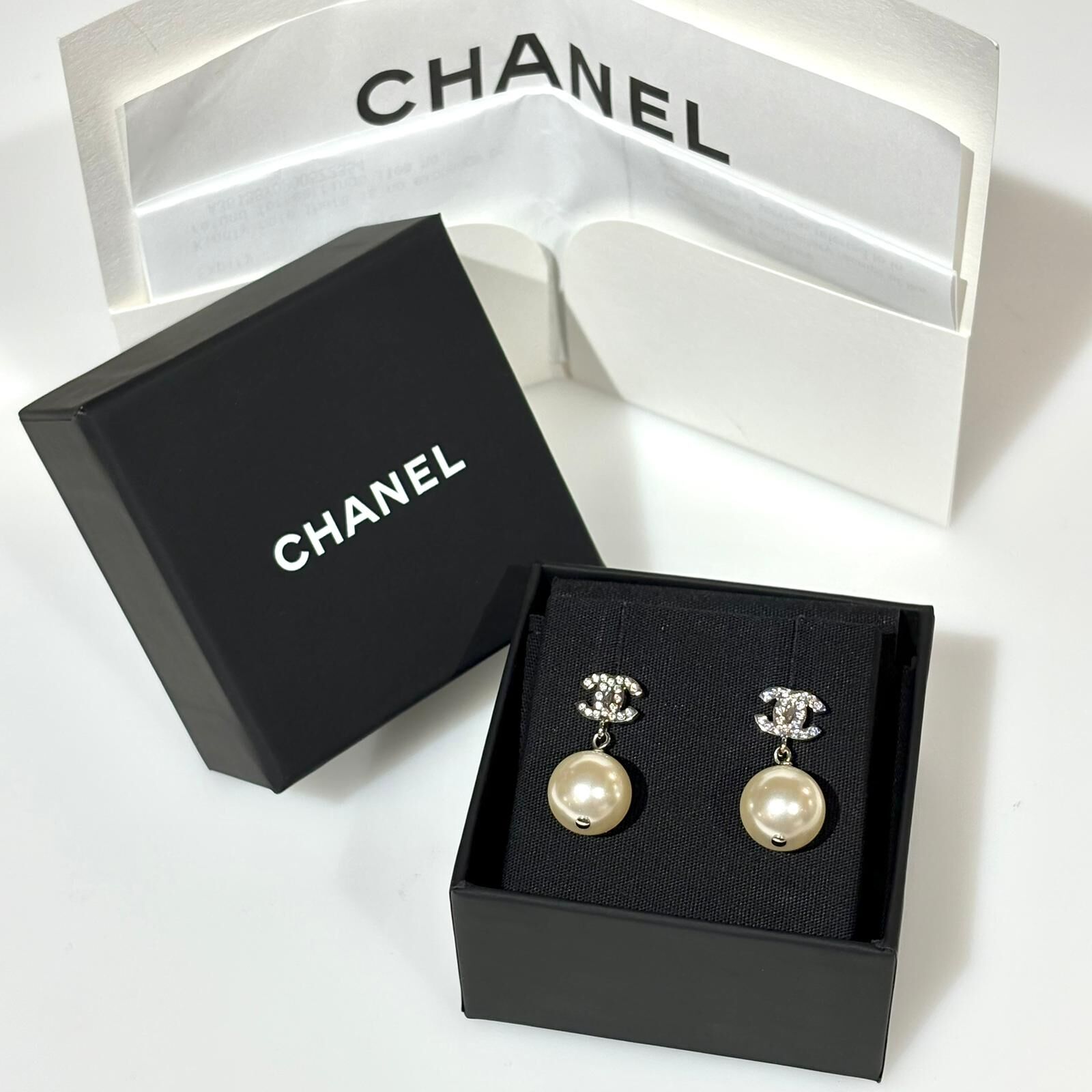 全新CHANEL耳環 (1x2.5cm) A36138 珍珠/水晶/銀耳針 孖C  #BRAND NEW #香榭站正品