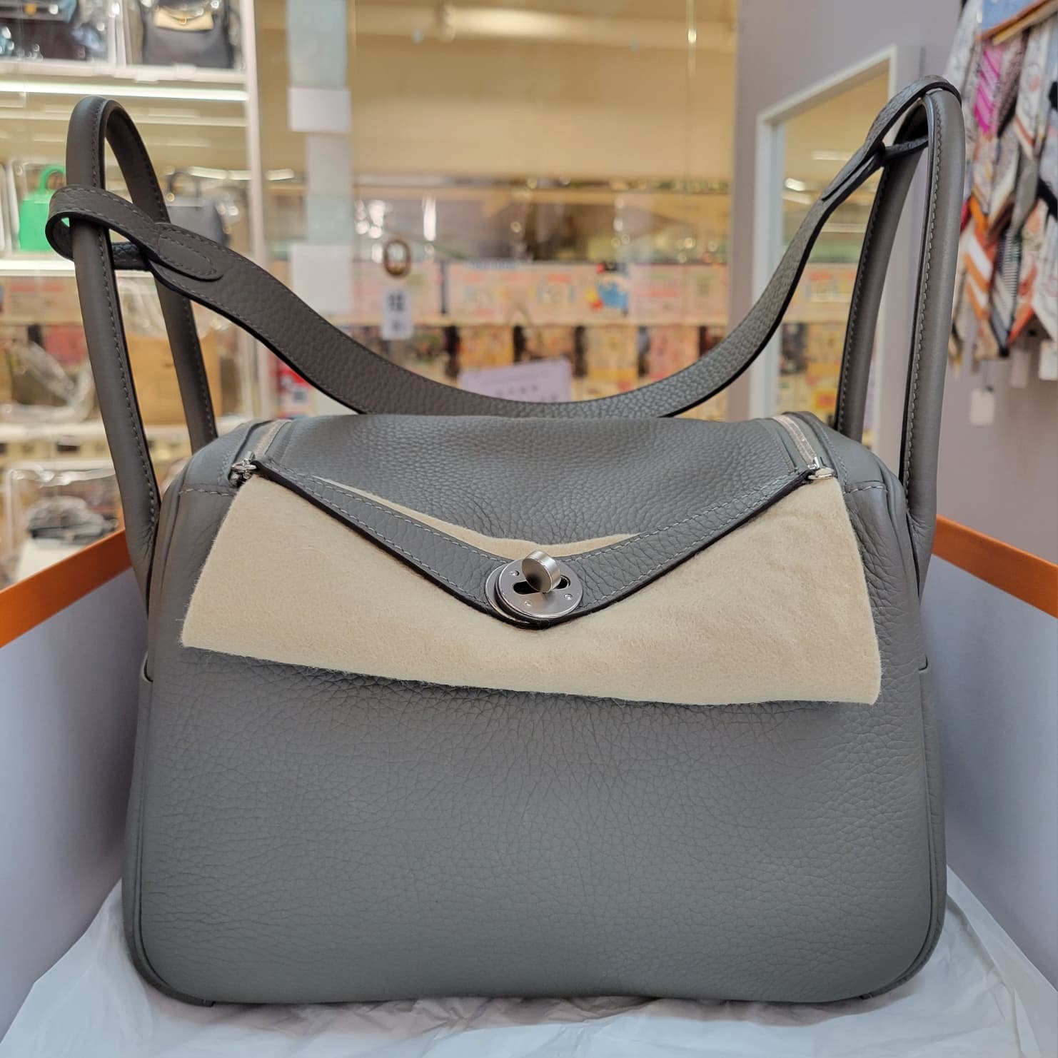 98%NEW HERMES Lindy 26 0L Gris Meyer CK TC 0L積雨雲灰 銀扣