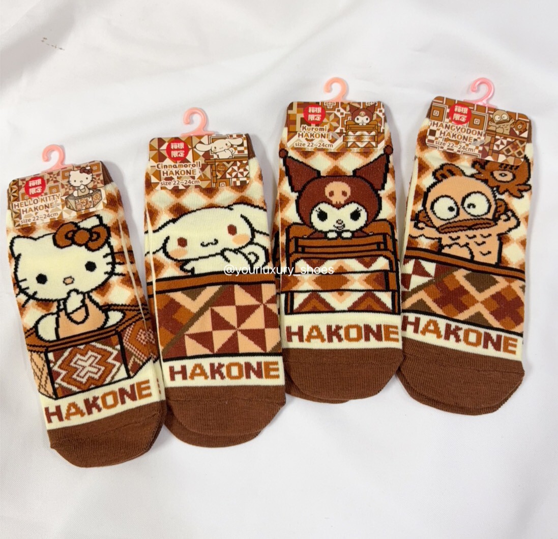 【Luxury】 三麗鷗Hello Kitty 箱根限定  三麗鷗襪子🧦 尺寸23-25cm  大耳狗襪子 庫洛米襪子 醜醜魚襪子