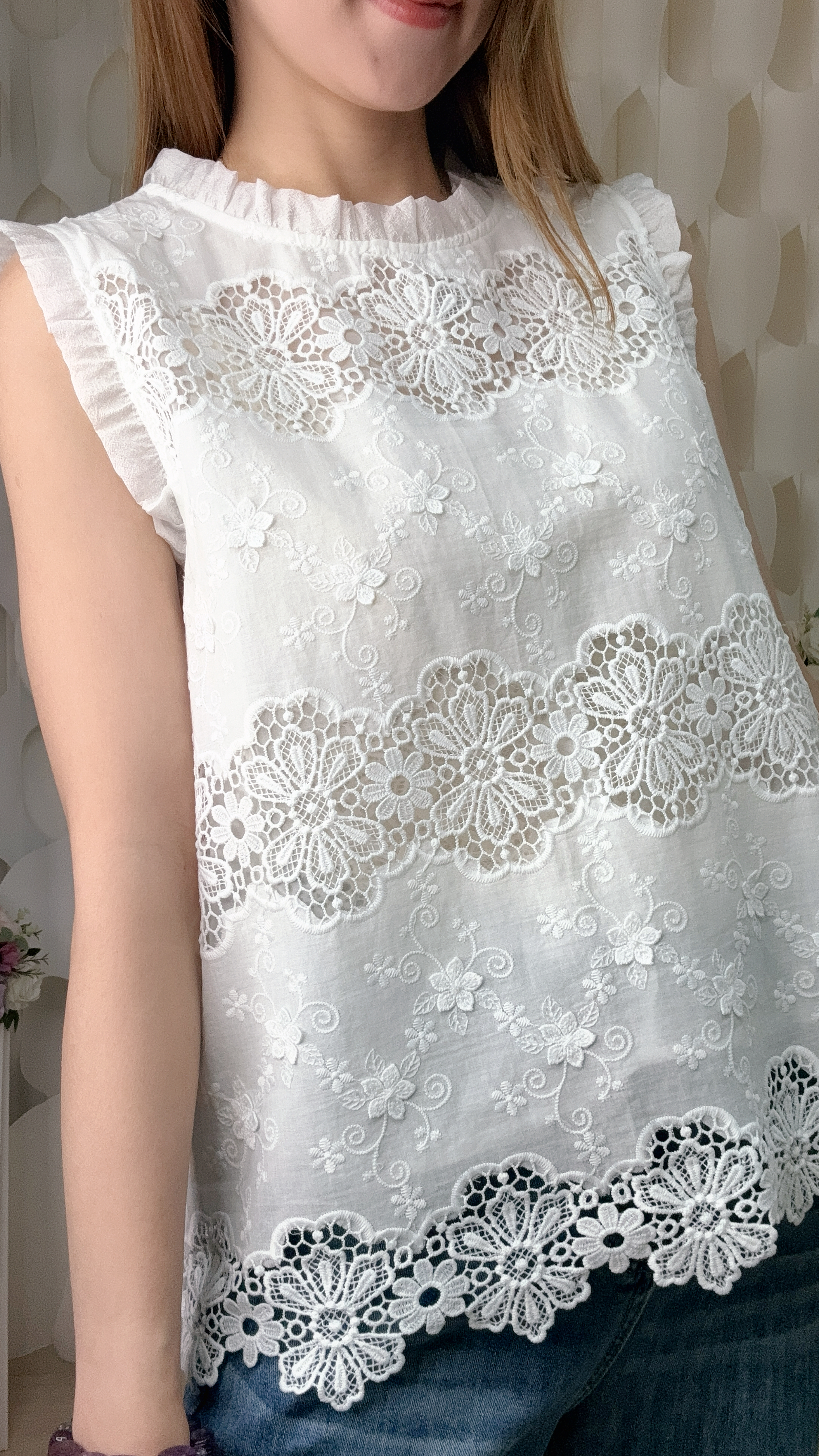 蕾絲刺綉無袖梭織上衣(S胸38 腰40 長24吋/M胸40 腰42 長24吋/L胸42 腰44 長24吋) V6413  #1906clo
