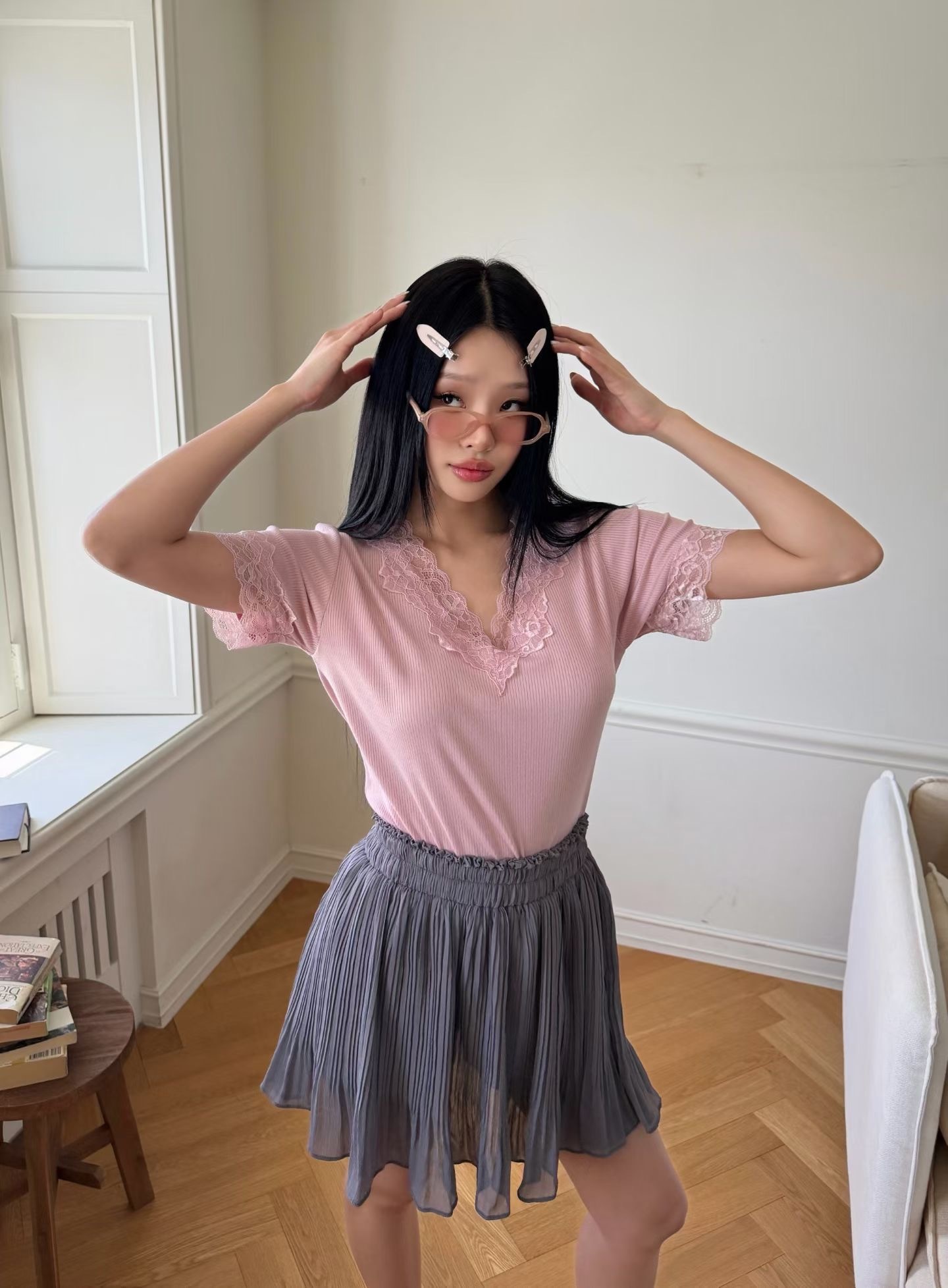 蕾絲V領素T