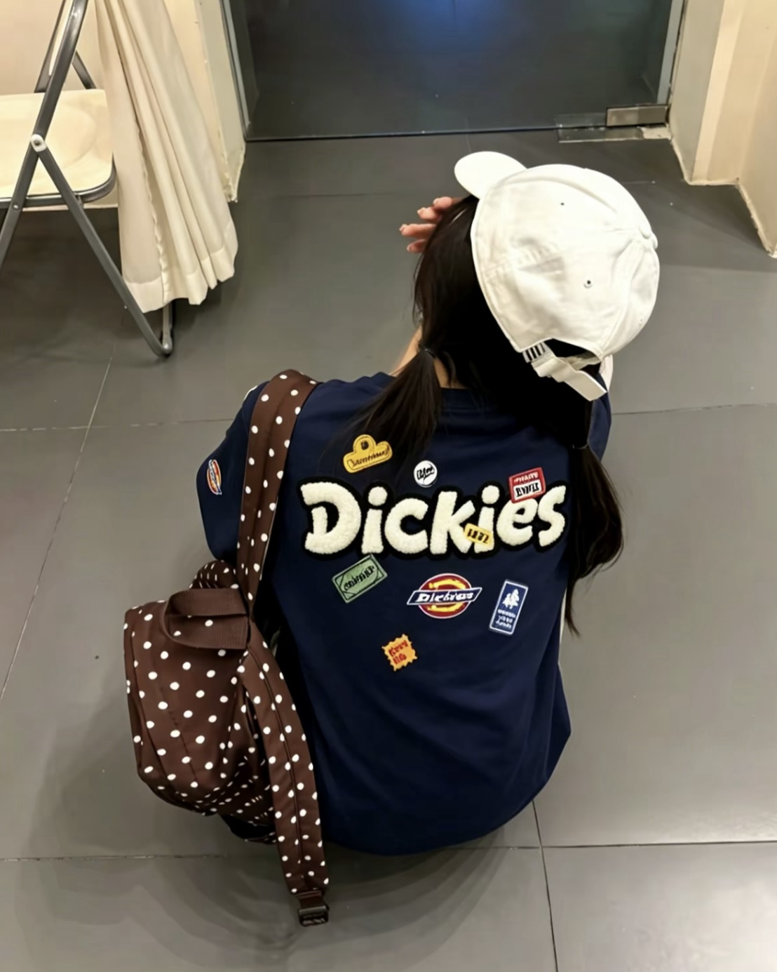 DICKIES 嘻哈塗鴉貼紙 美式 寬鬆 圓領 短袖 短Tee 上衣 藏青 黑色 白色