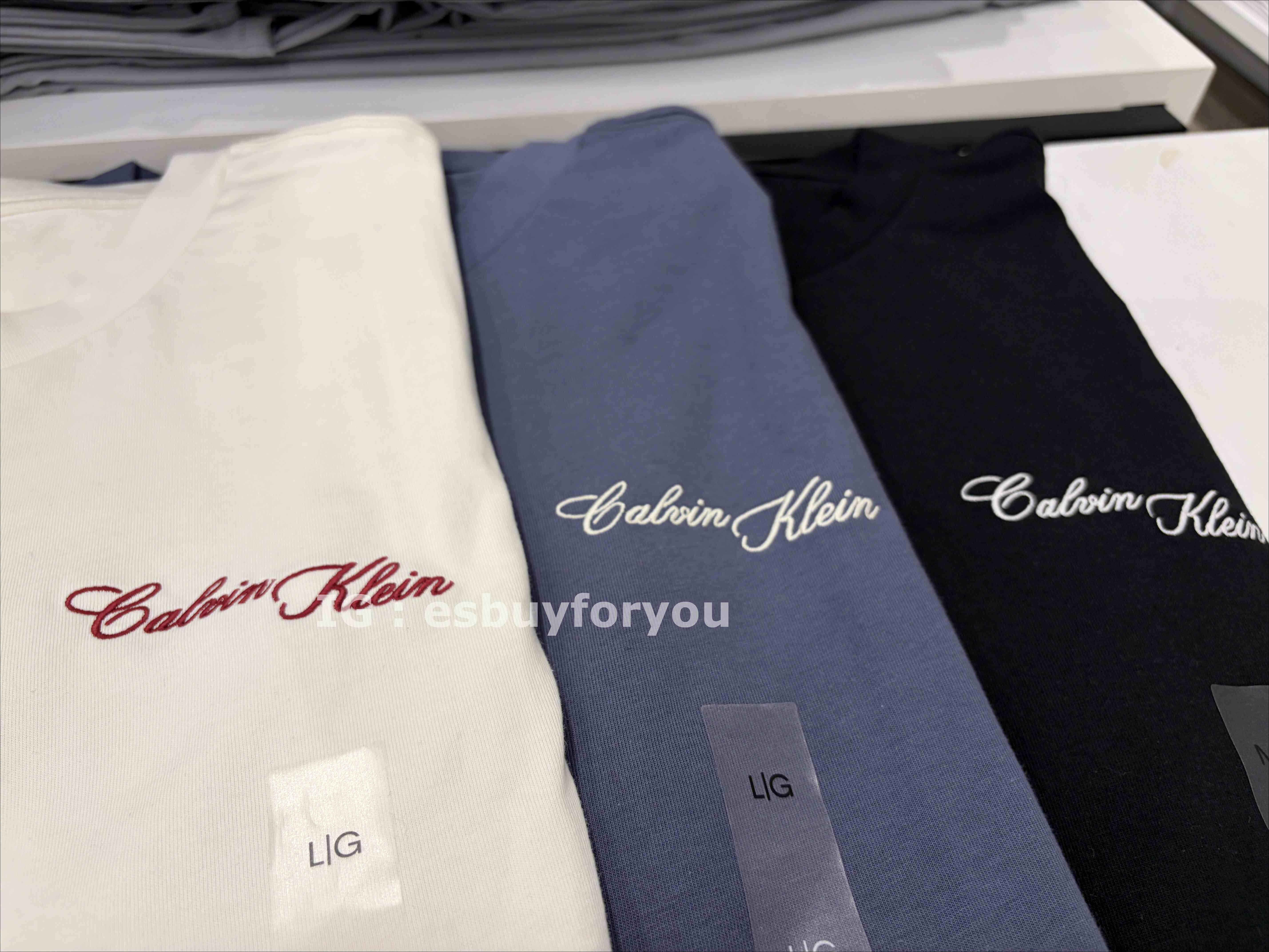 CK 男大人 小厚磅 刺繡草寫字樣 短TEE (3色)