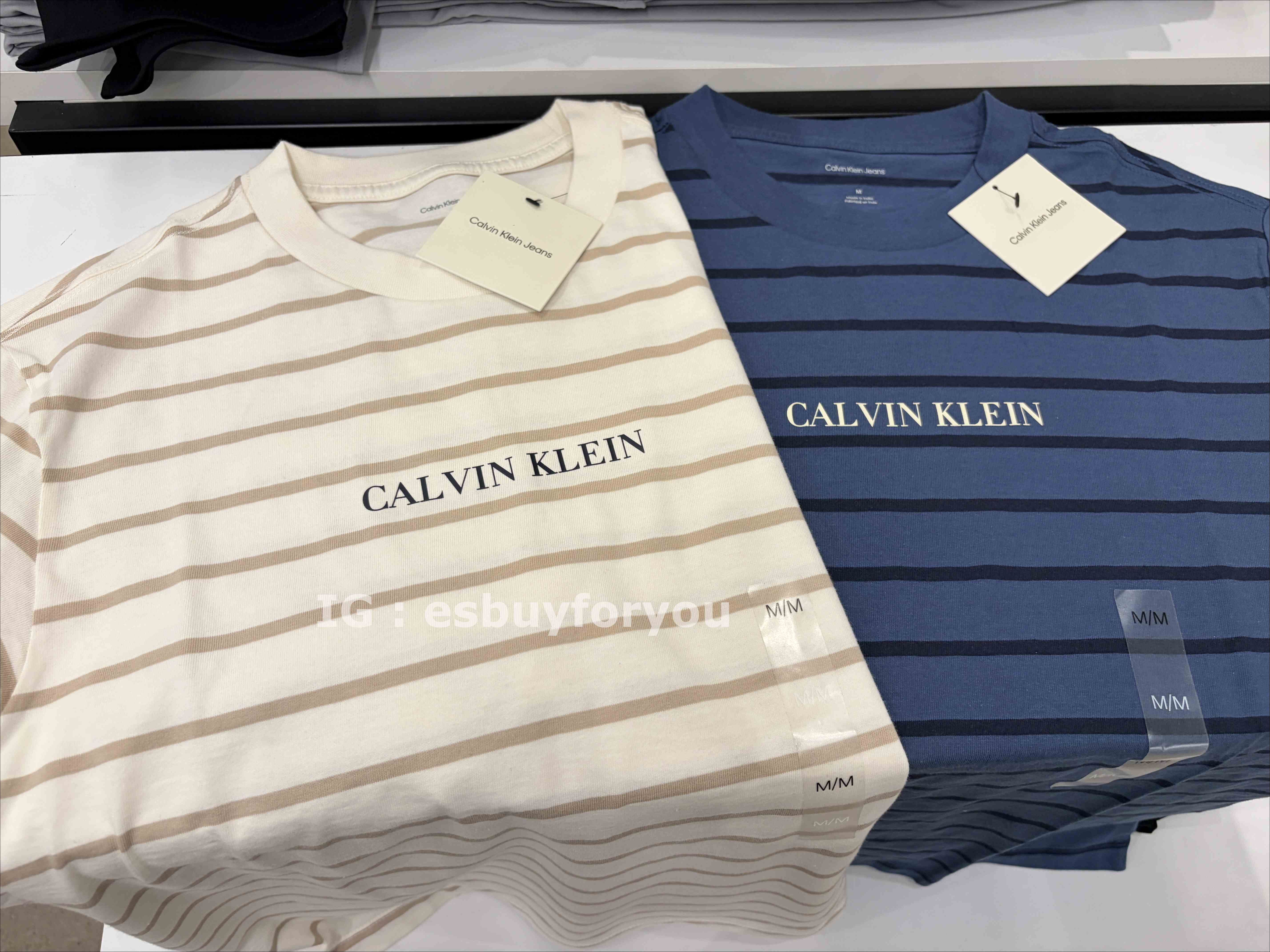 CK 男大人 小厚磅 橫條紋 字樣 短TEE (2色)