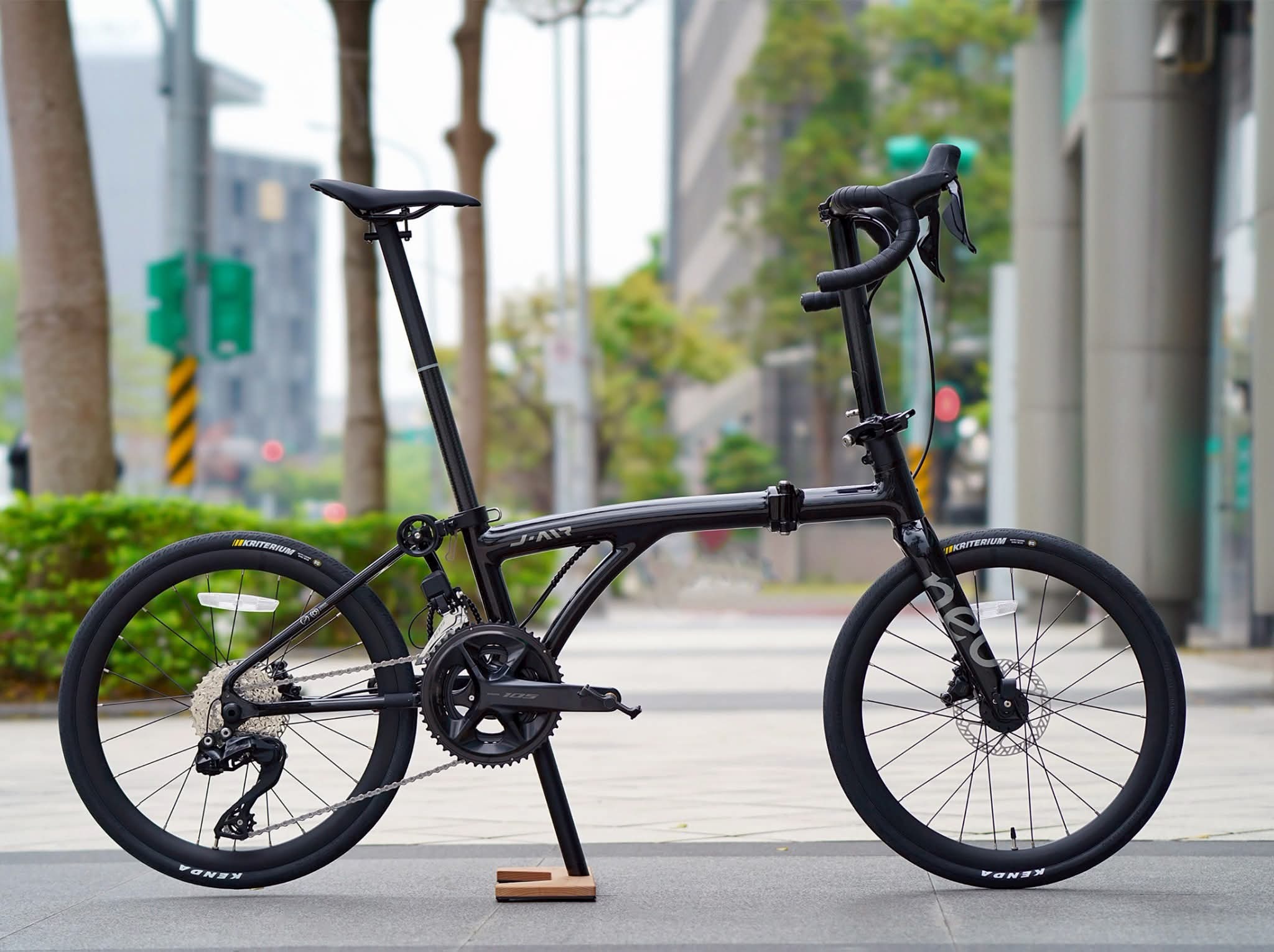 JAVA NEO Shimano 105 Di2 彎把碳纖維20寸451摺車