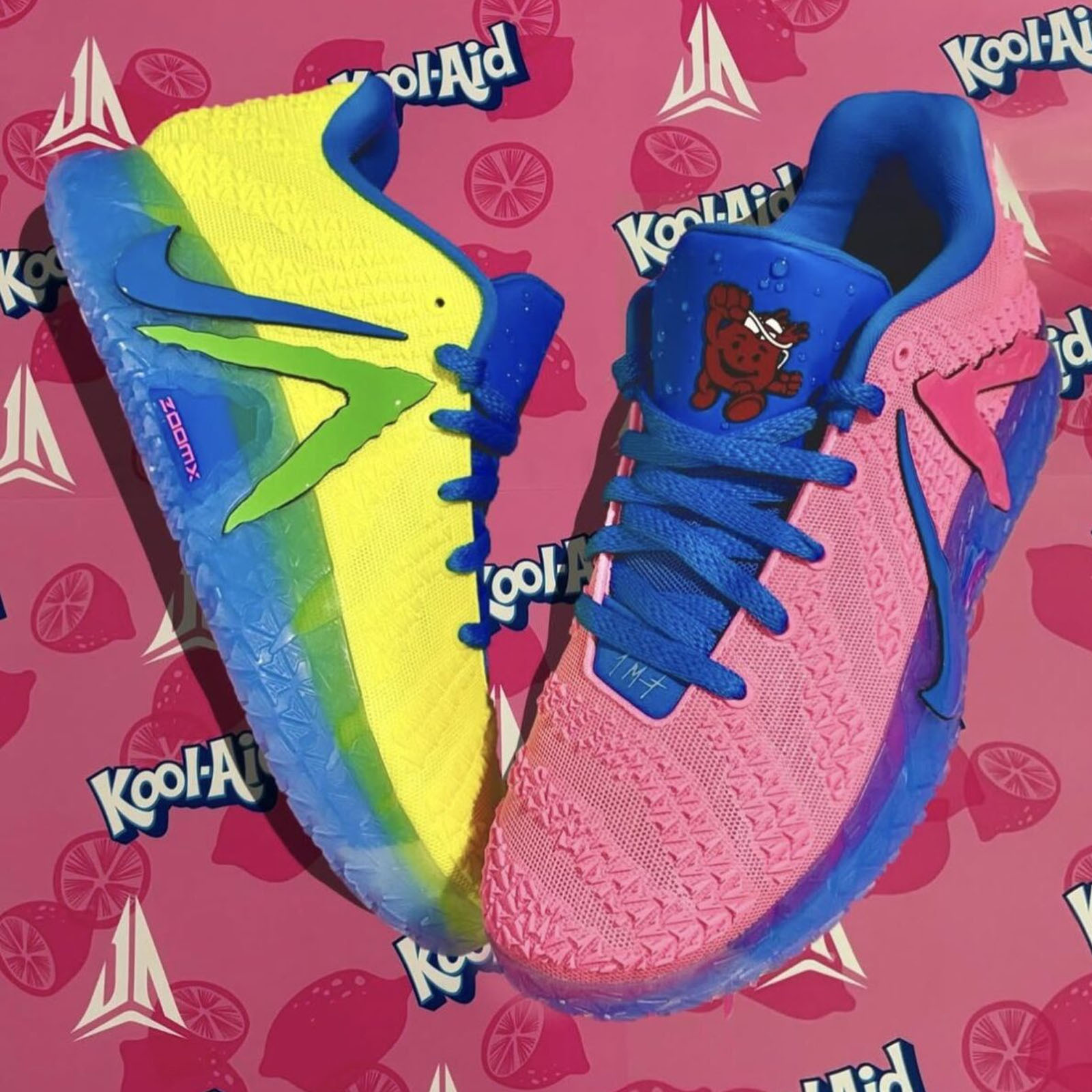 （海外連線代購）Kool-Aid 酷愛飲料 X NIKE JA3 氣泡 粉藍色黃藍色鴛鴦 莫蘭特 籃球鞋 實戰鞋【IW1160-700】