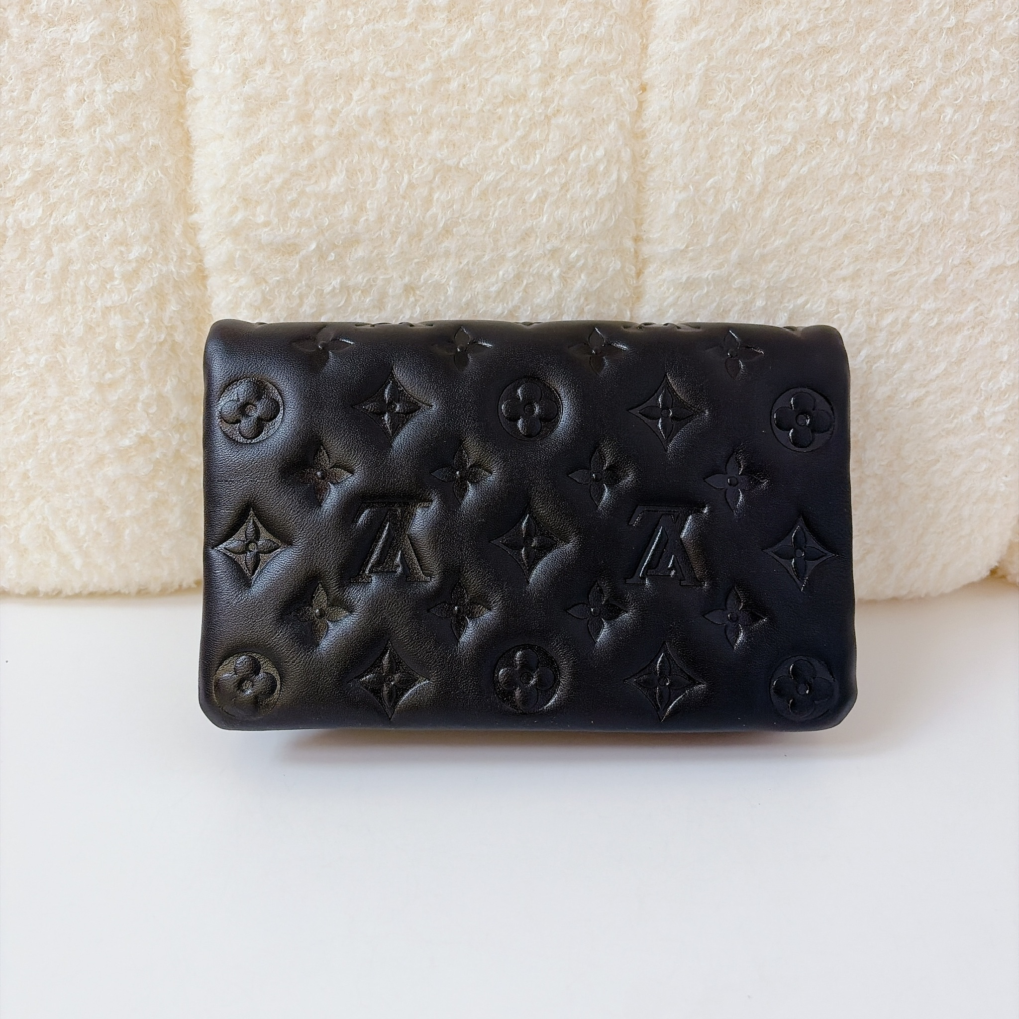 LOUIS VUITTON Pochette Coussin - Black / GHW