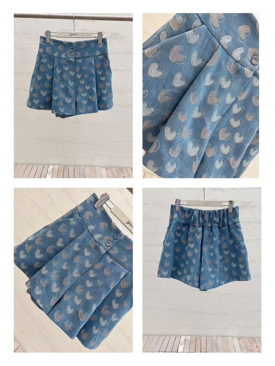 Y132   心心橡根牛仔褲  腰28 -36 HIP50 長 15    $539 (一口價)