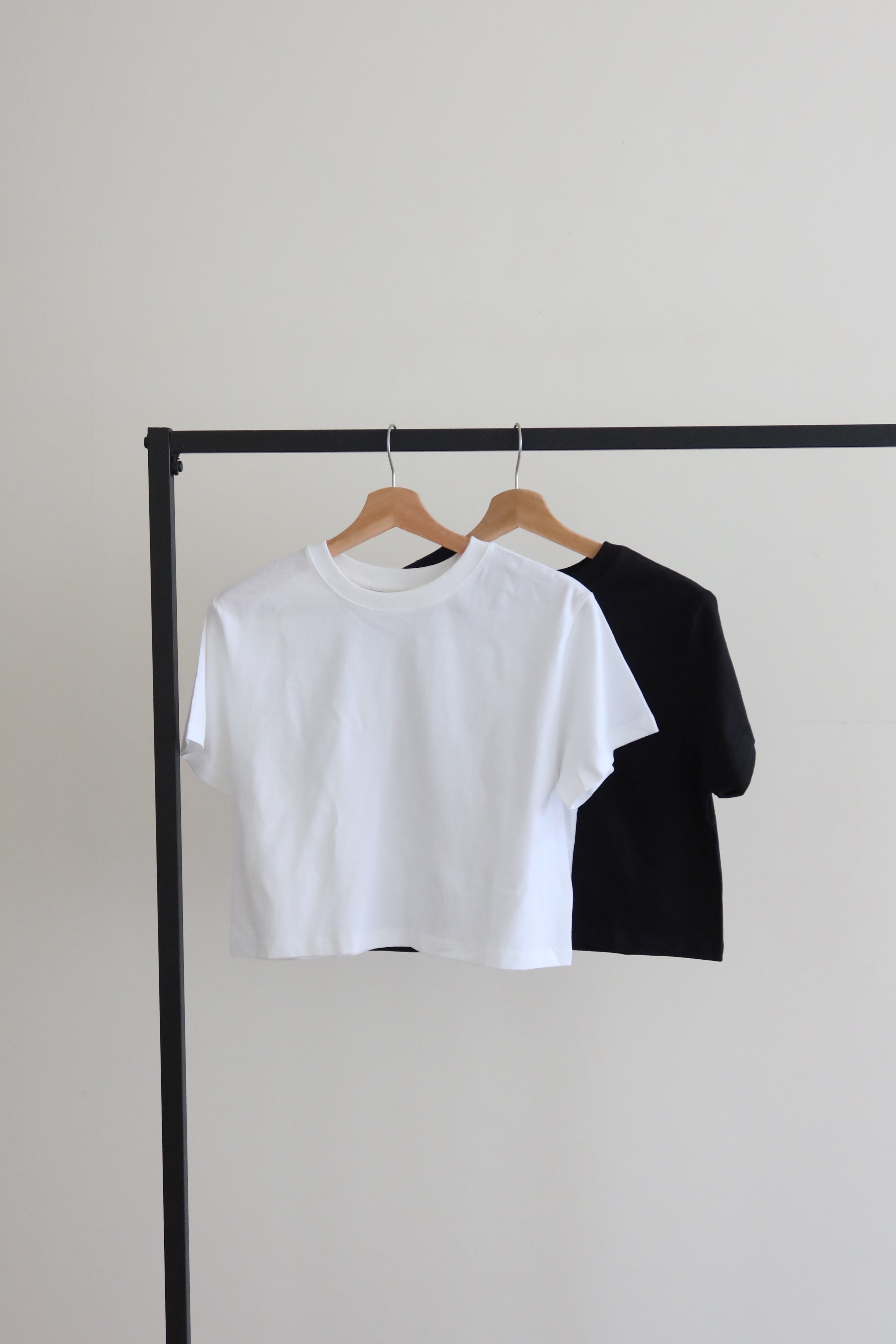 (預購) J03 客人許願已久之長度恰到好處短版 Tee 2 Colors